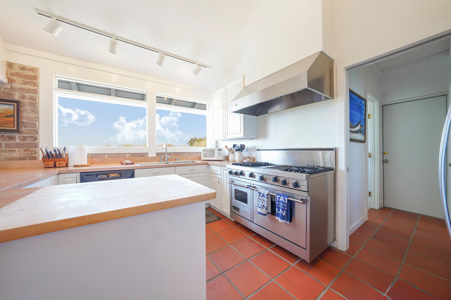 204 Seadrift Road | Photo 5