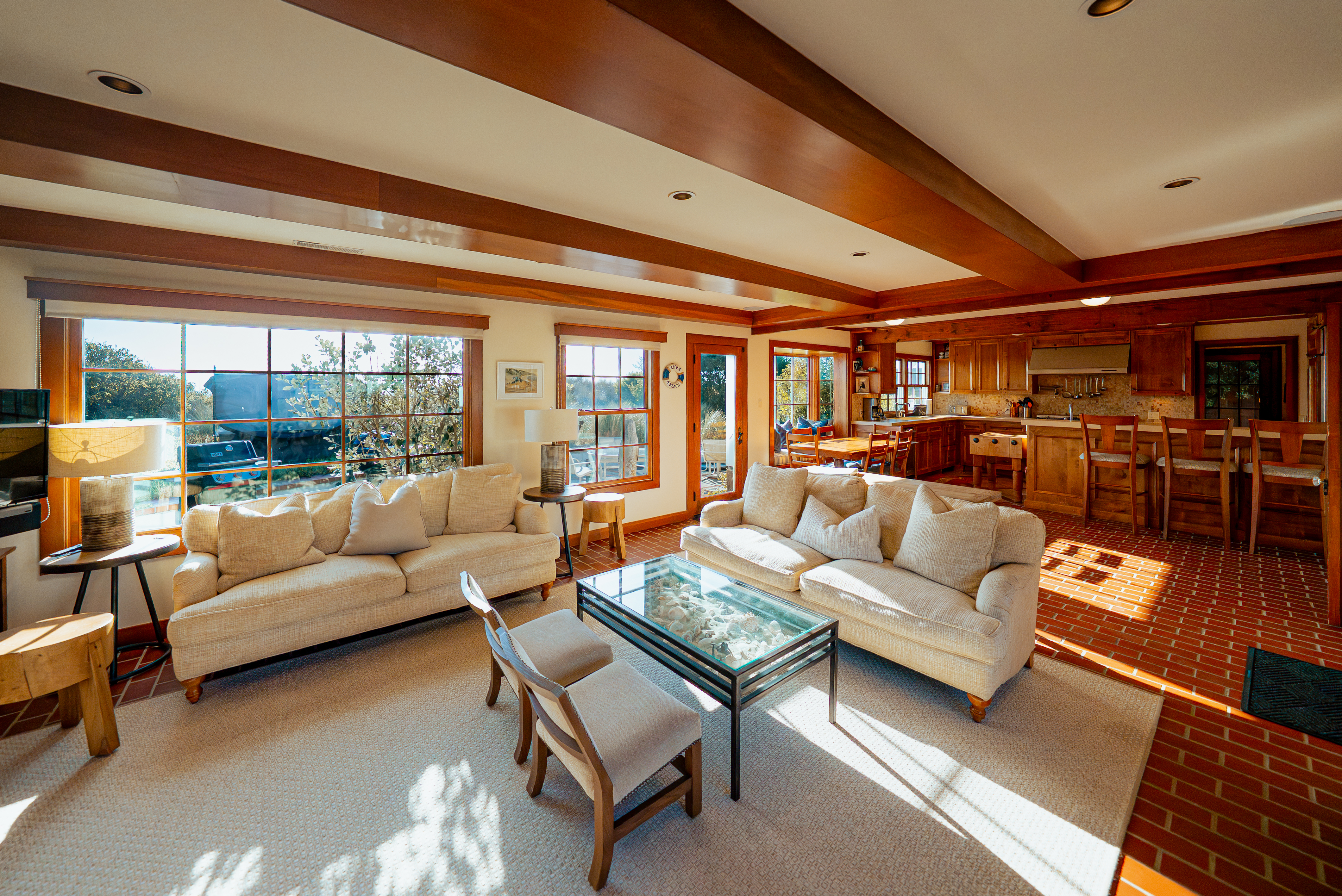 206 Seadrift Road | Photo 2