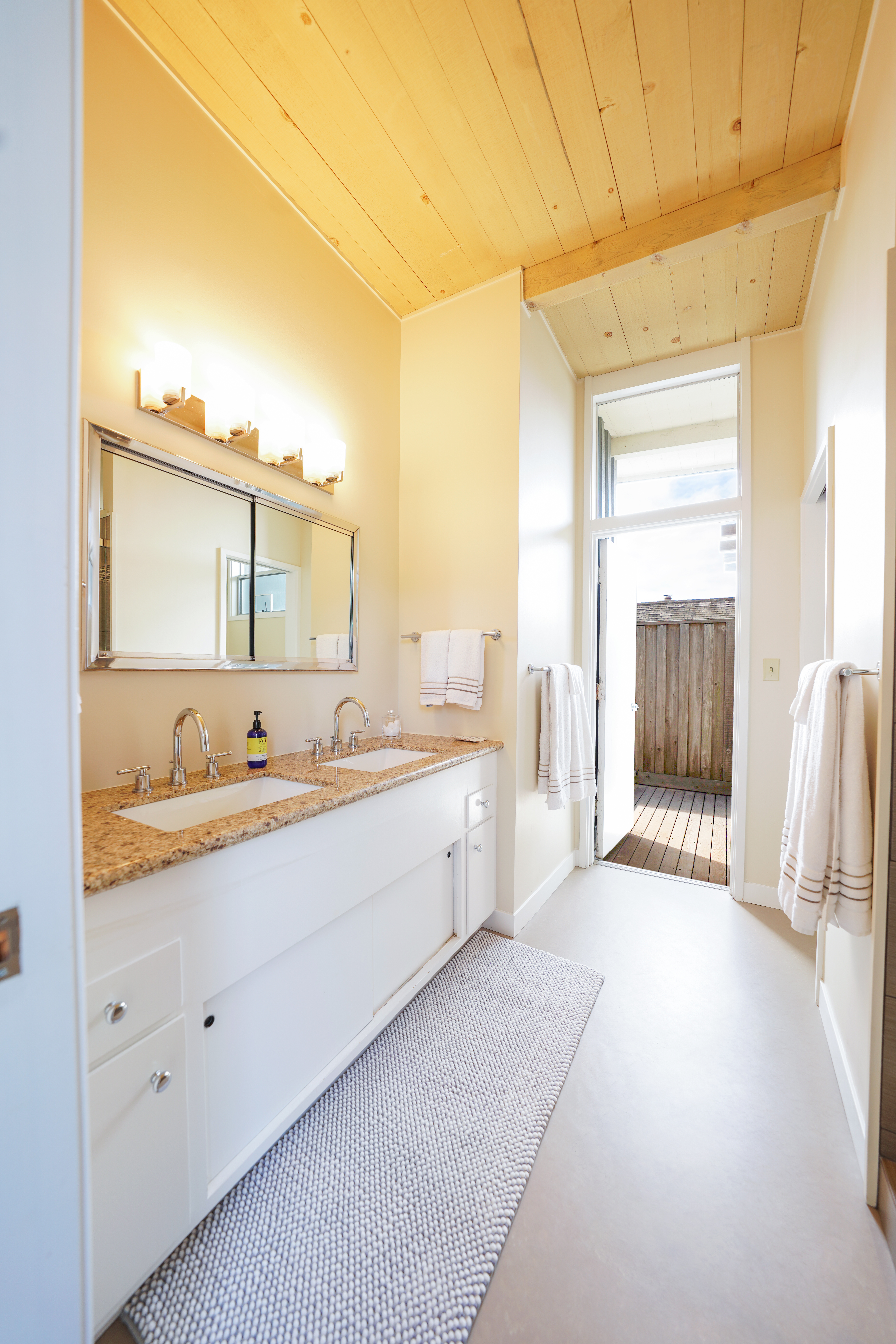 270 Seadrift Road | Photo 17