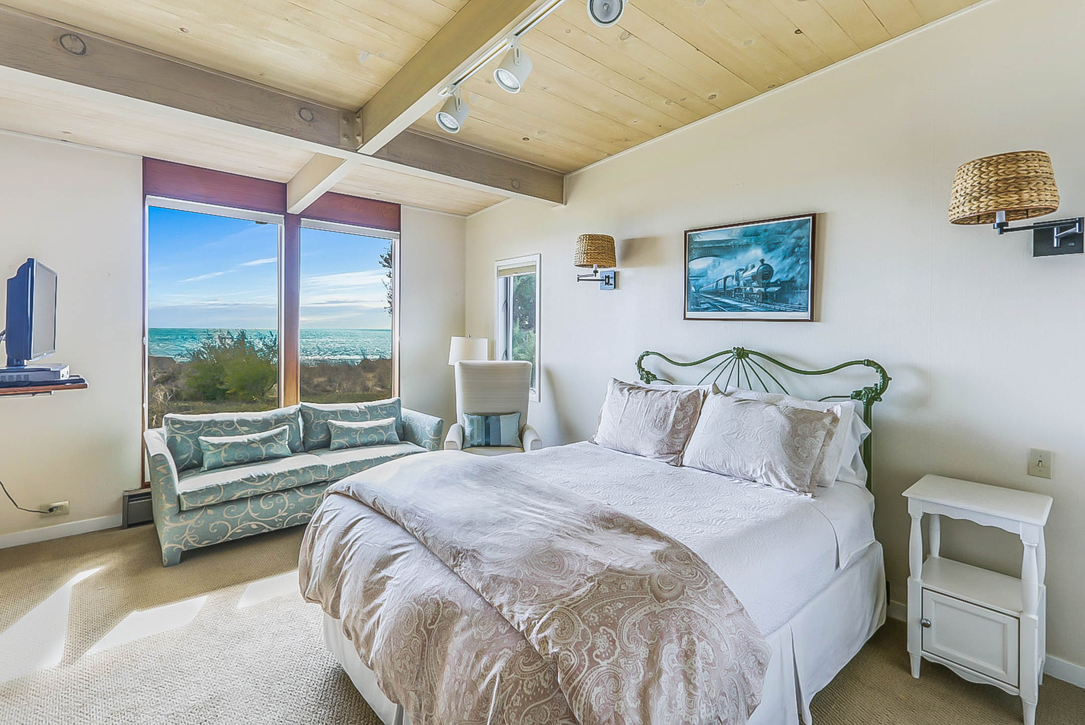 270 Seadrift Road | Photo 10