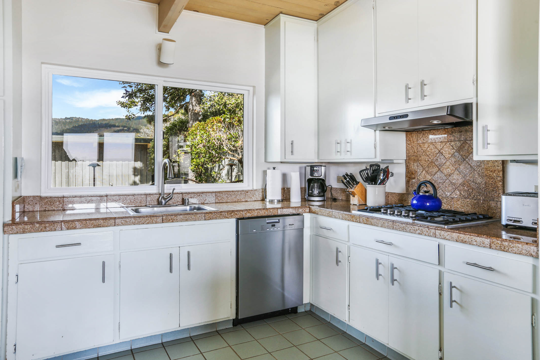270 Seadrift Road | Photo 7