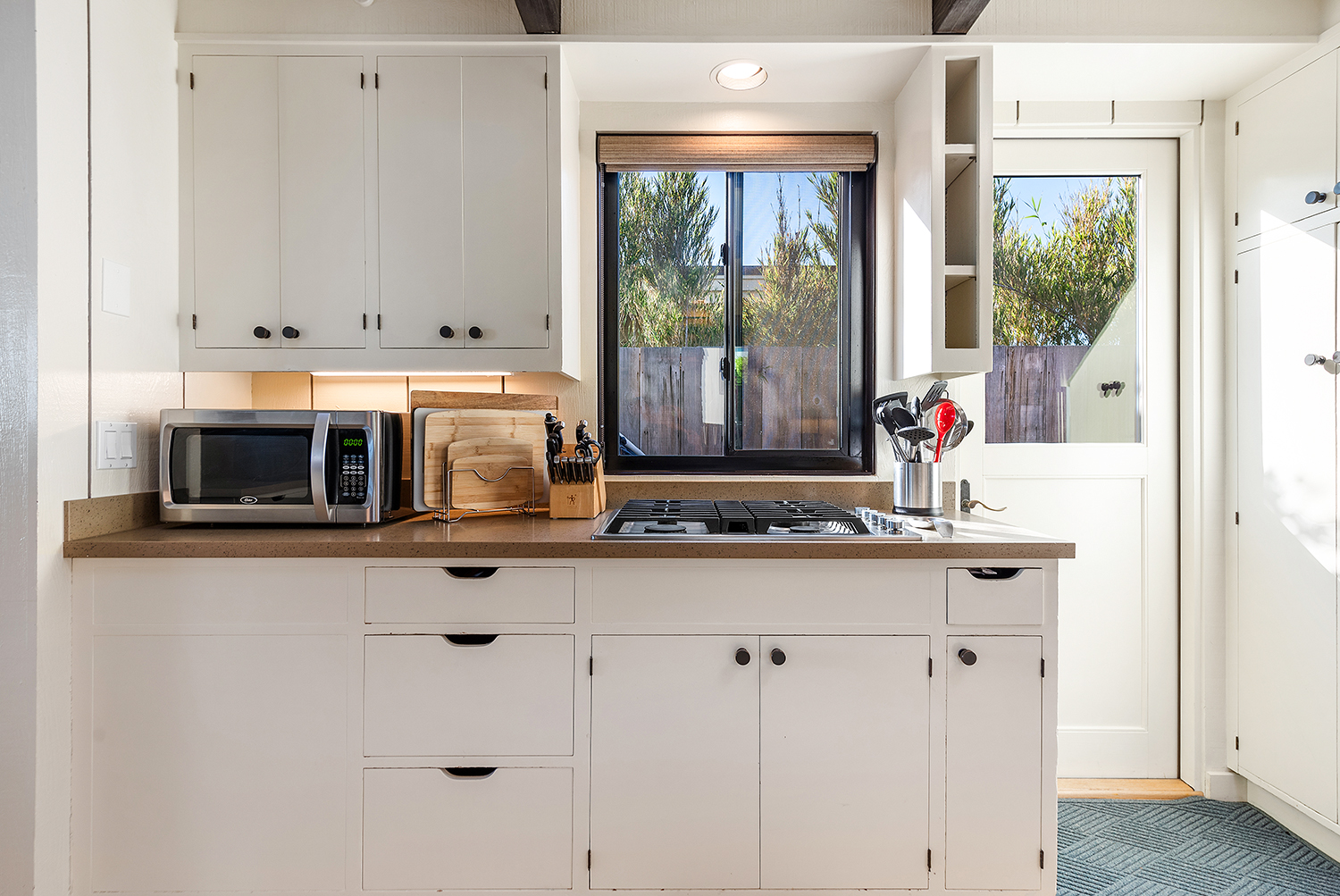 322 Seadrift Road | Photo 9