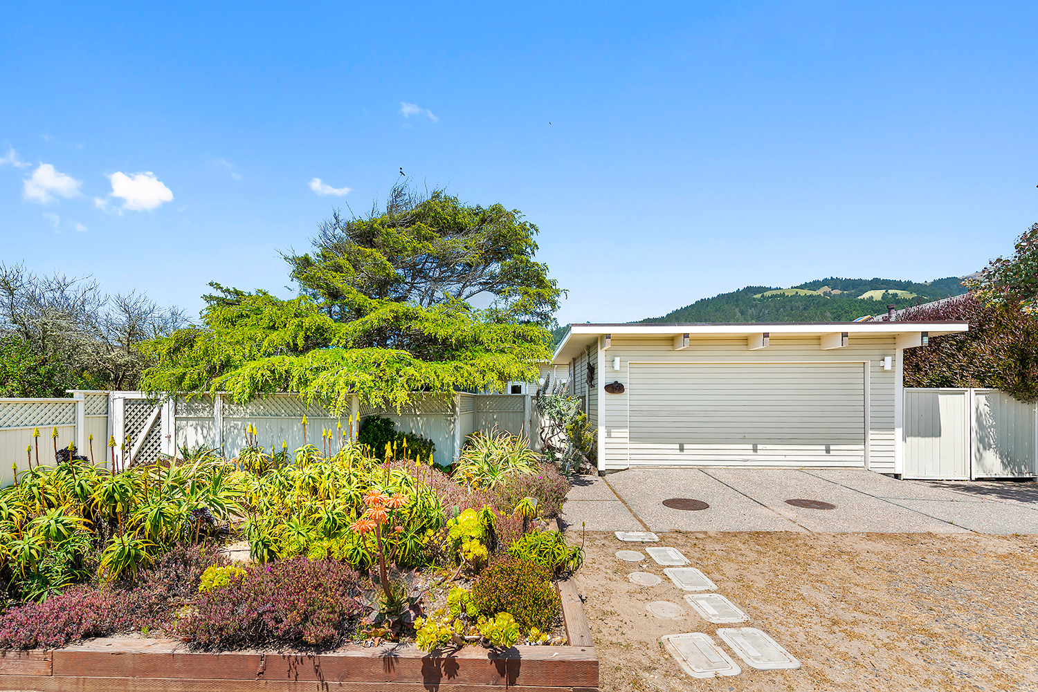 191 Seadrift Road | Photo 3