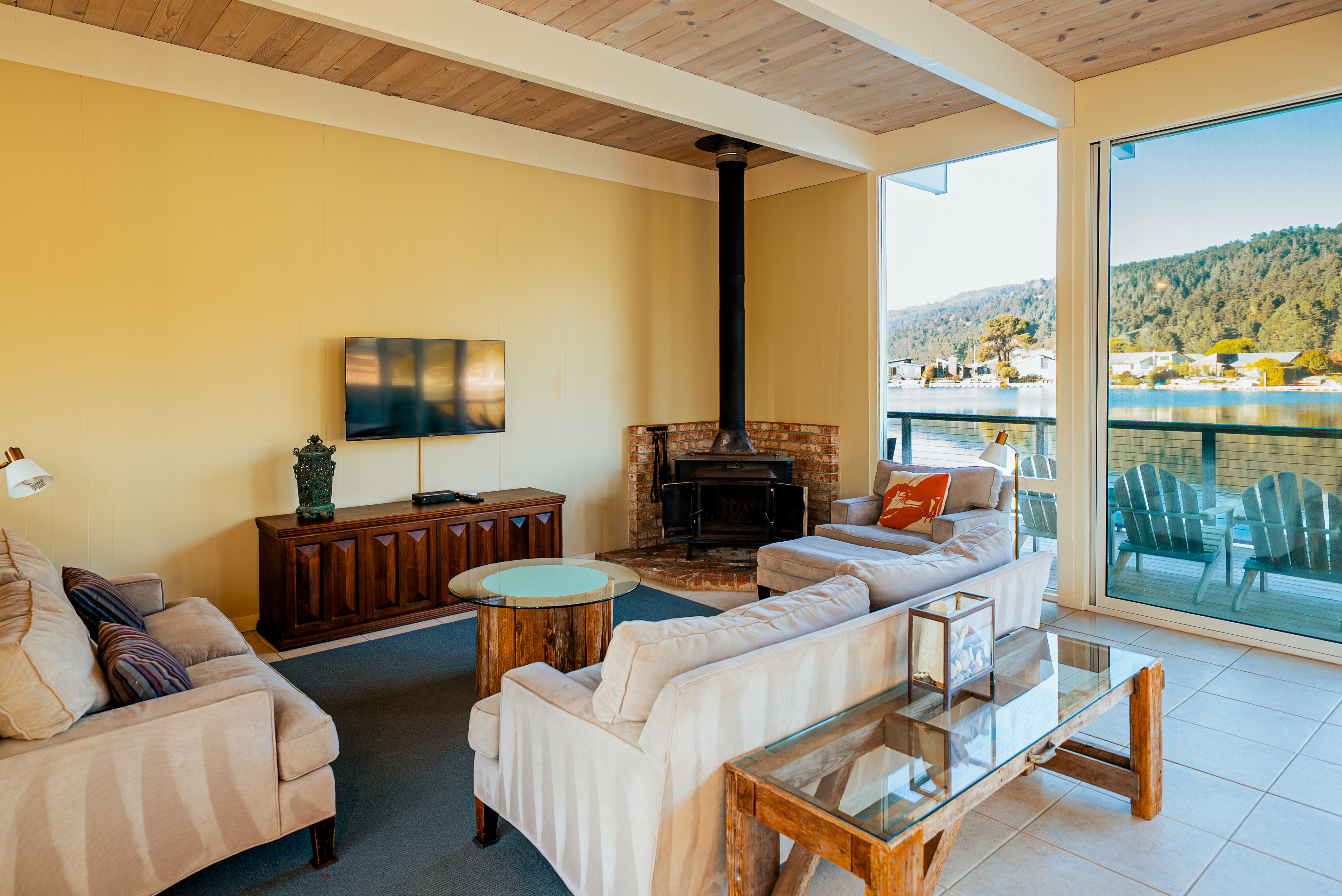 191 Seadrift Road | Photo 1