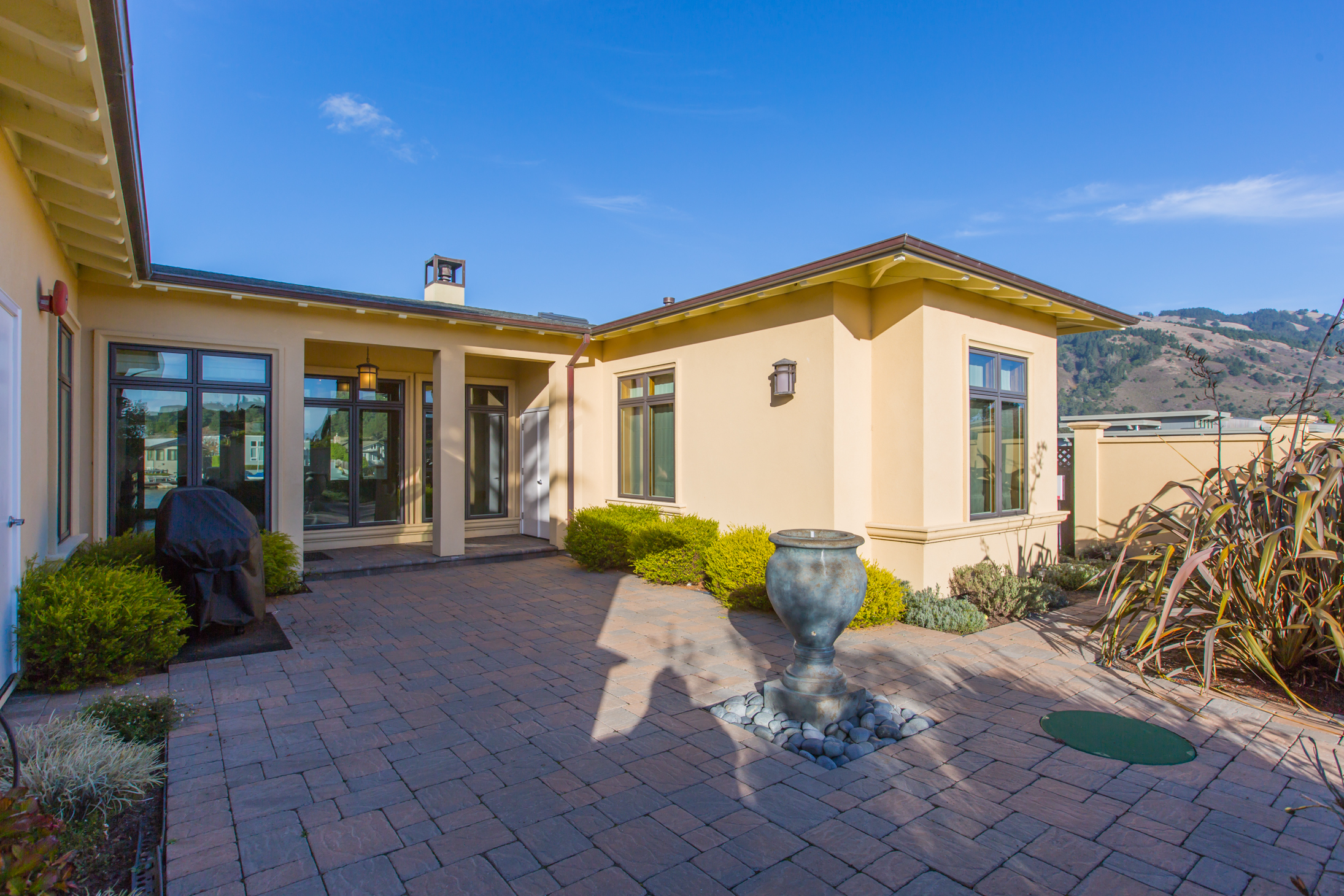 221 Seadrift Road | Photo 2