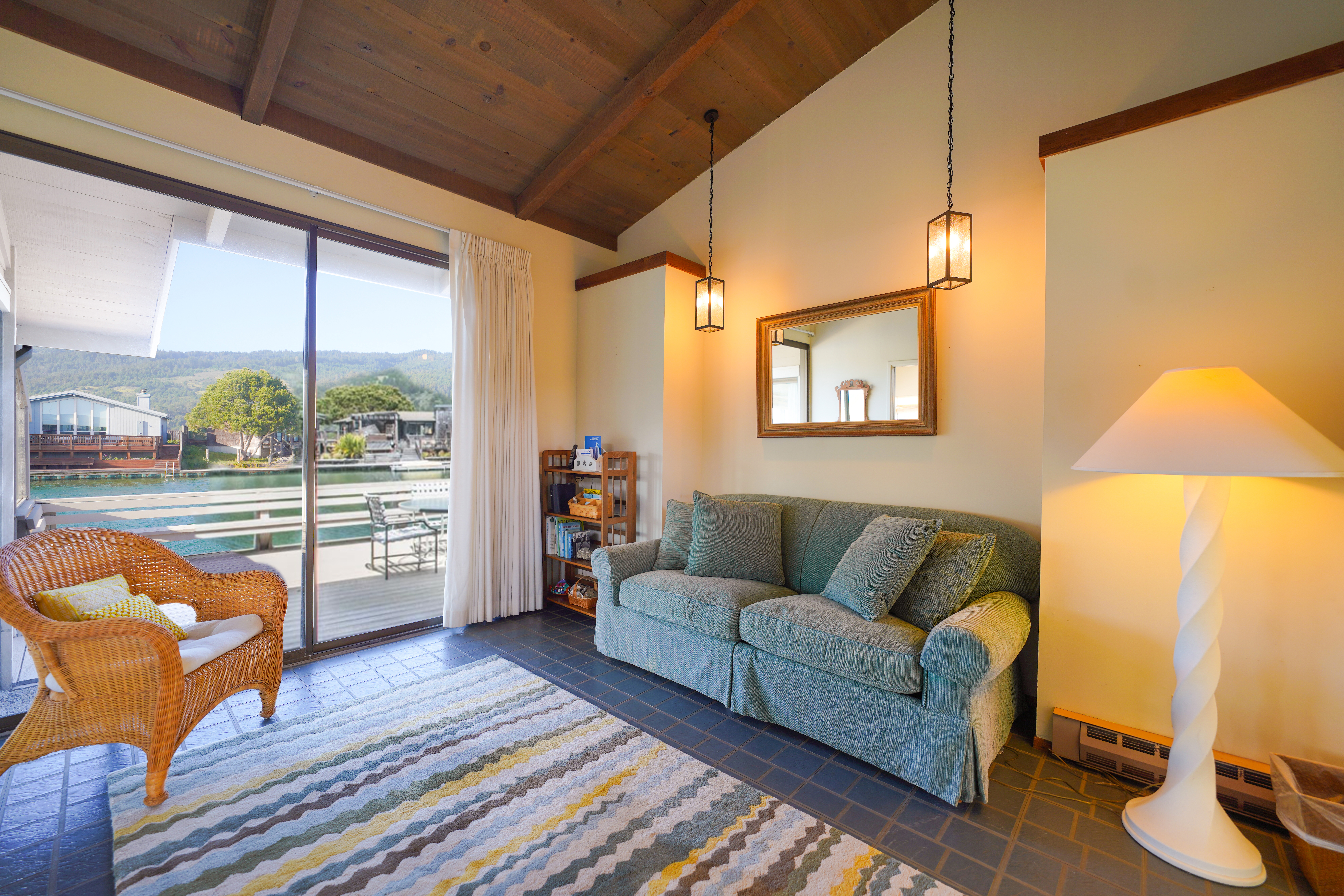 279 Seadrift Road | Photo 19