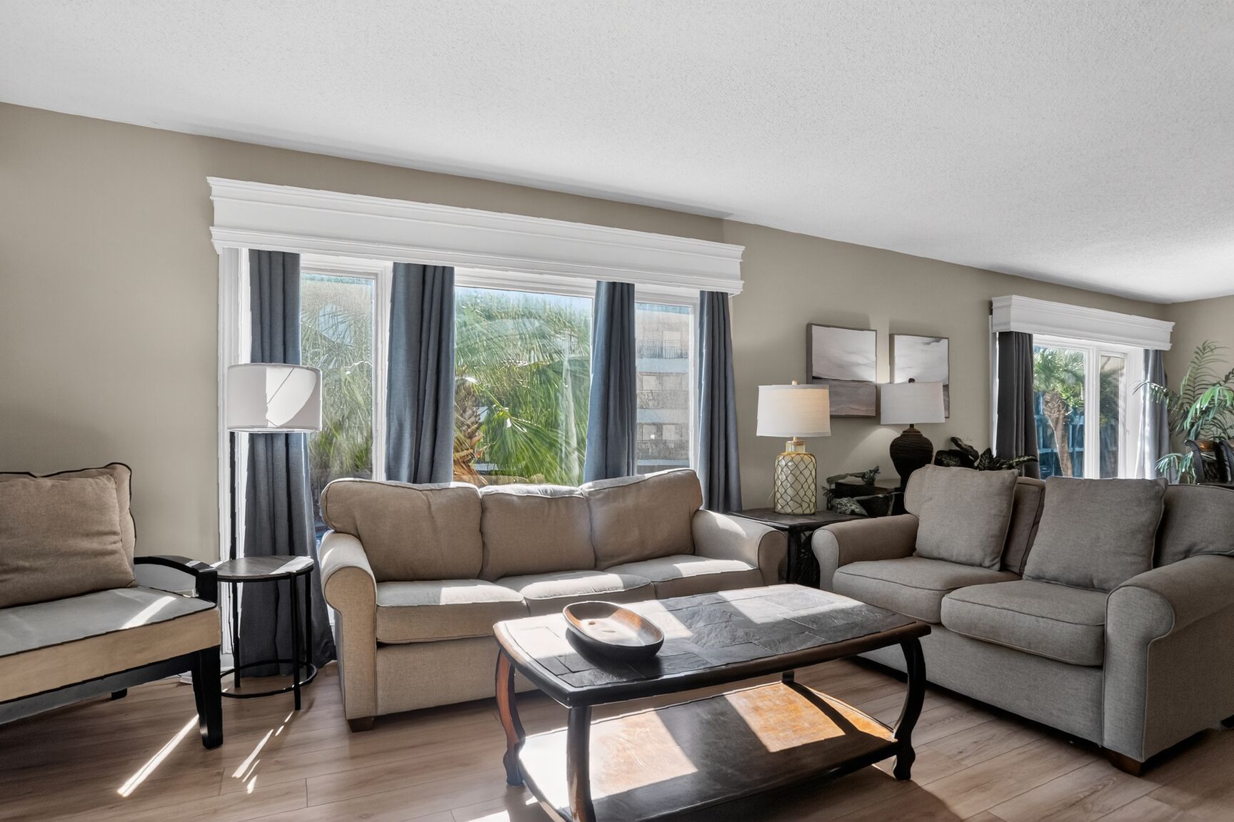 Shorewood 207 | Photo 4