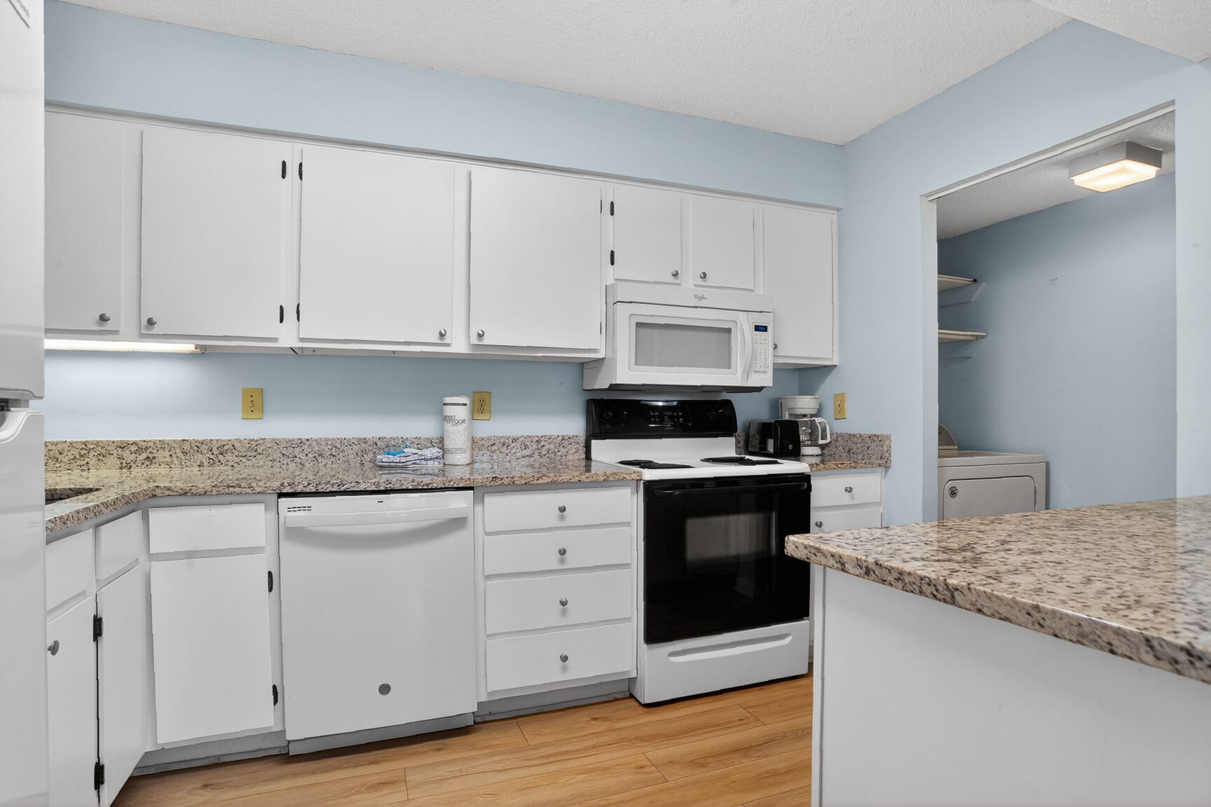 Shorewood 207 | Photo 9