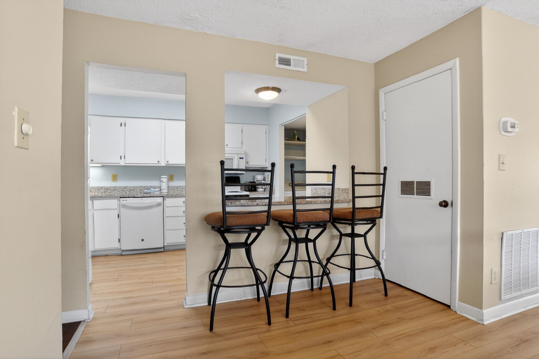 Shorewood 207 | Photo 8