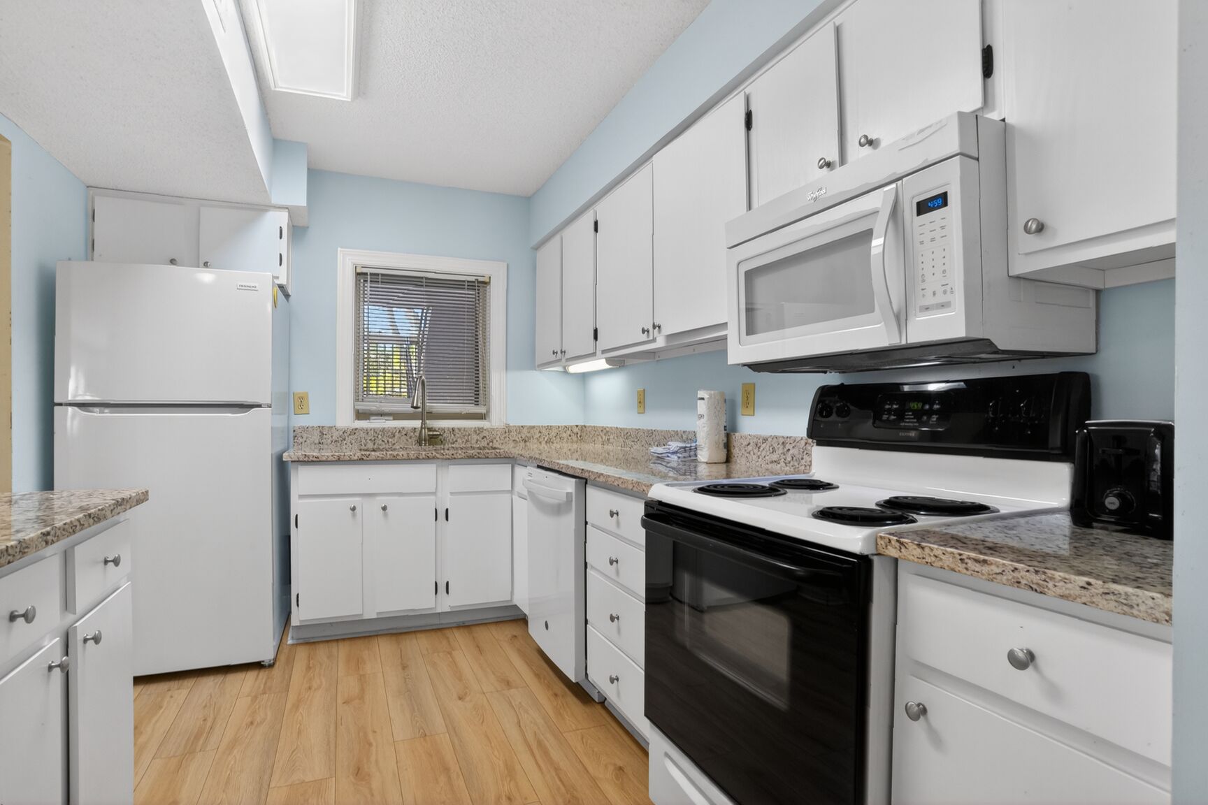 Shorewood 207 | Photo 12