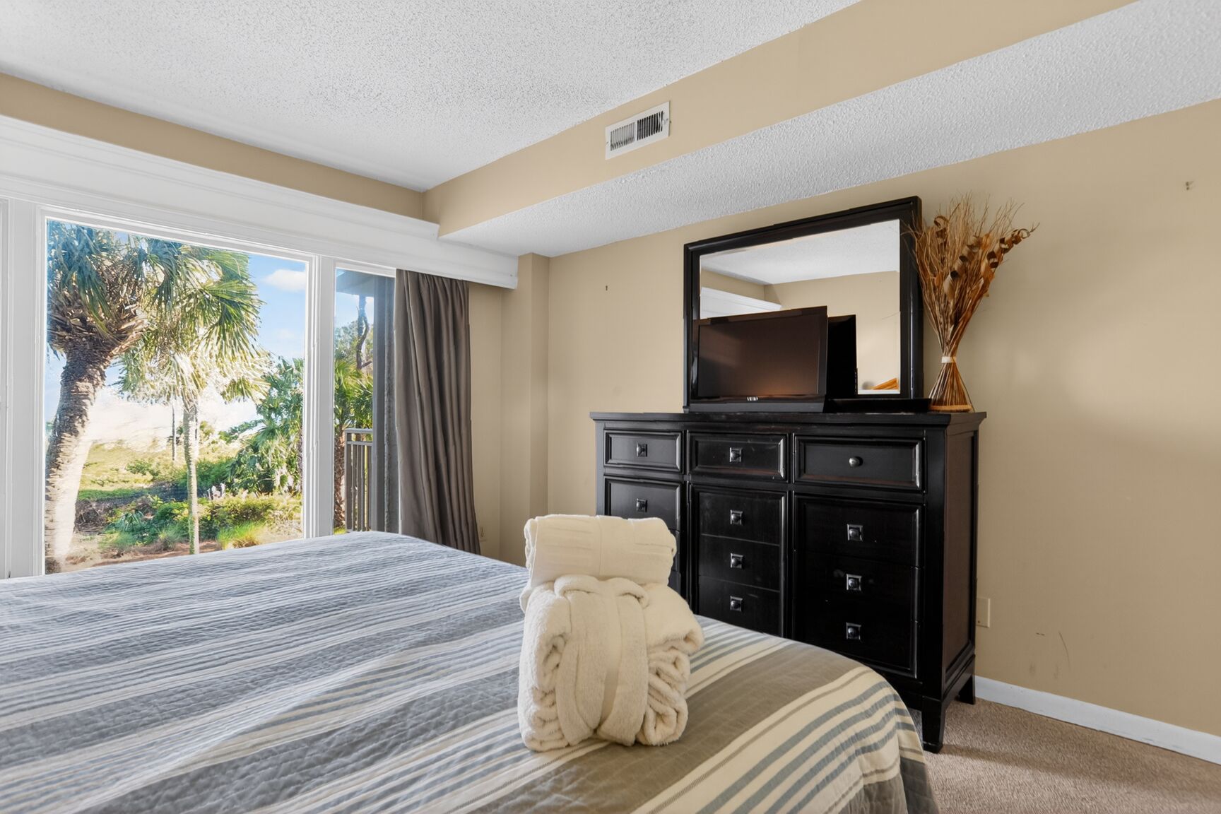 Shorewood 207 | Photo 17