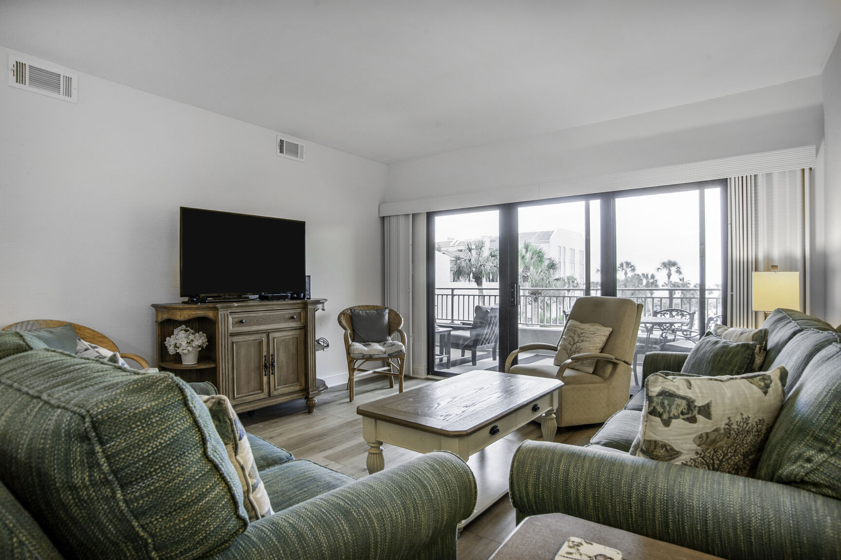 Shorewood 234 | Photo 2