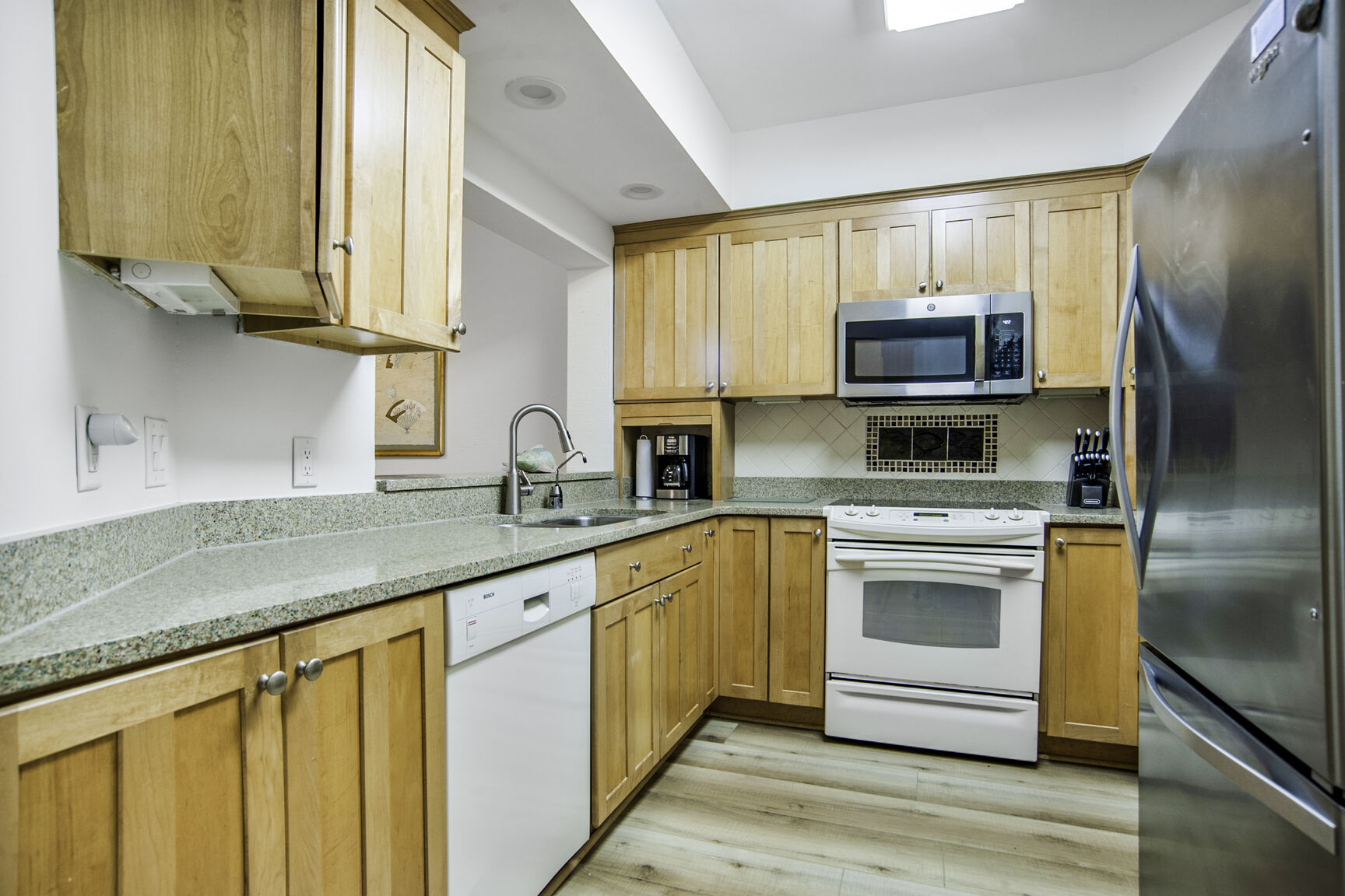 Shorewood 234 | Photo 9