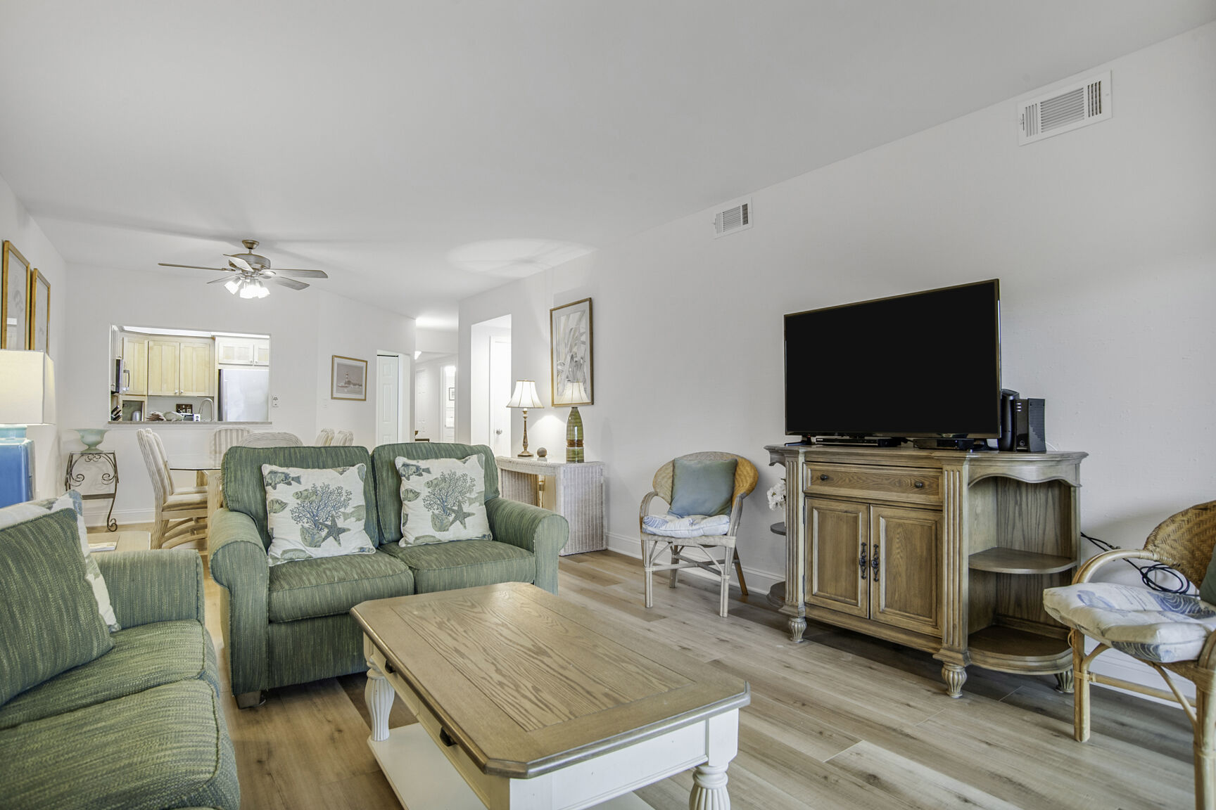 Shorewood 234 | Photo 4