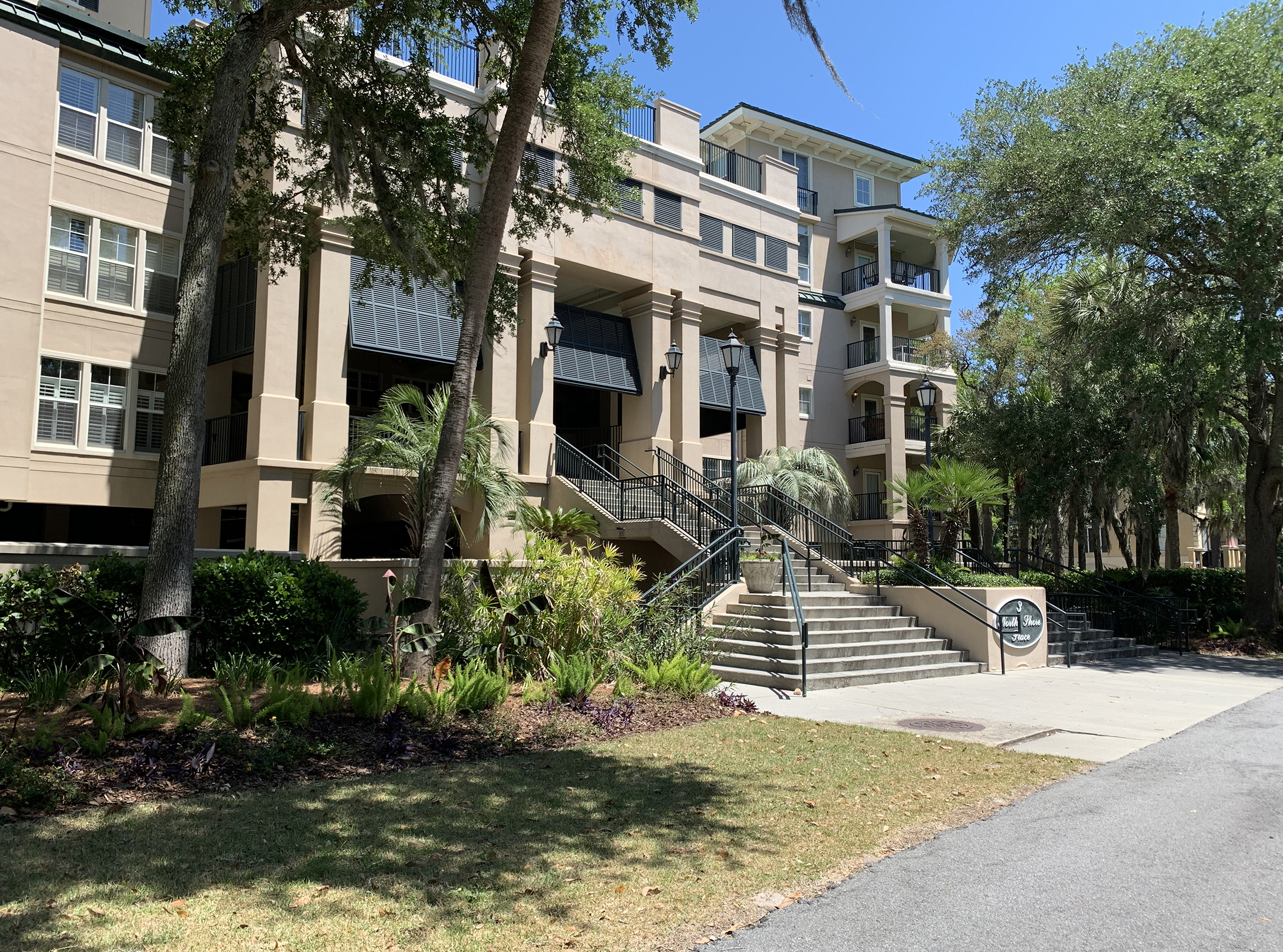 Exterior North Shore