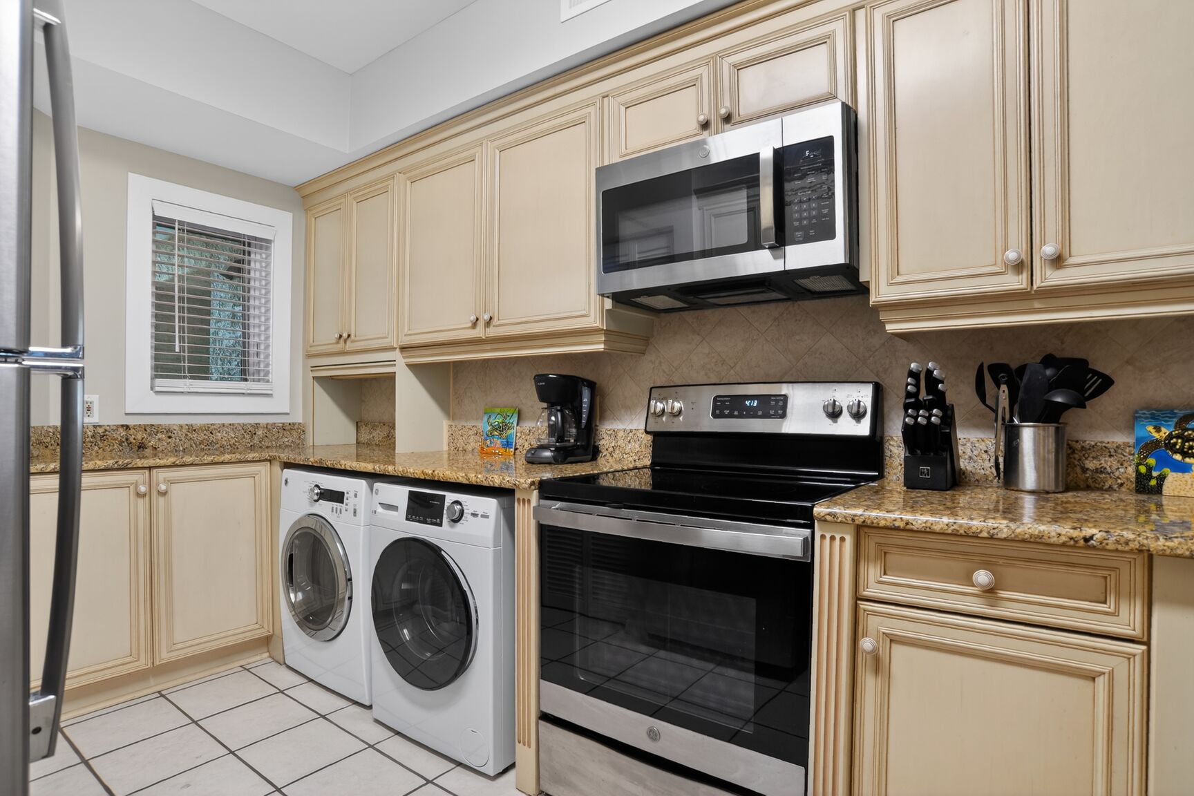 Shorewood 436 | Photo 9