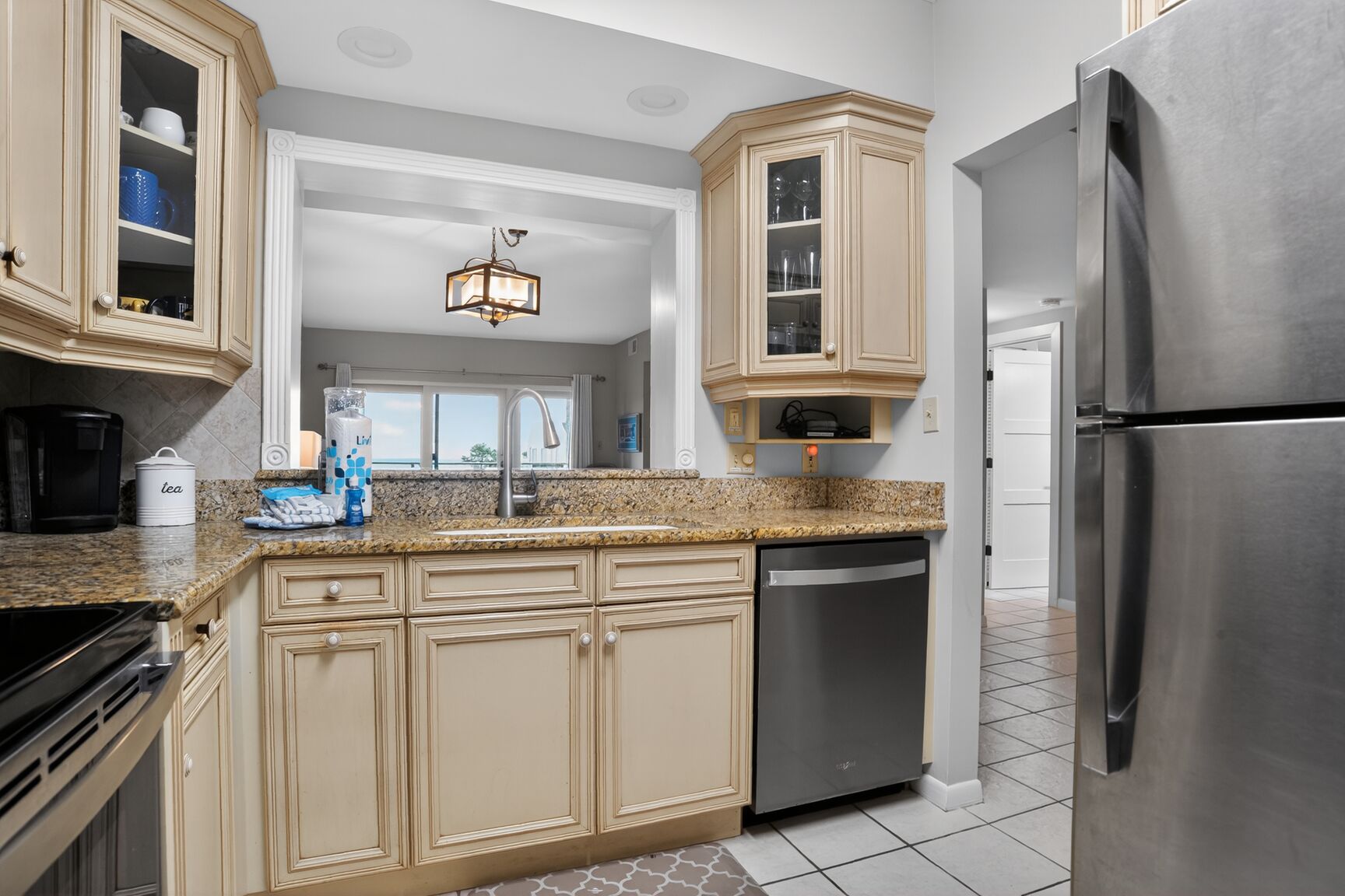 Shorewood 436 | Photo 10