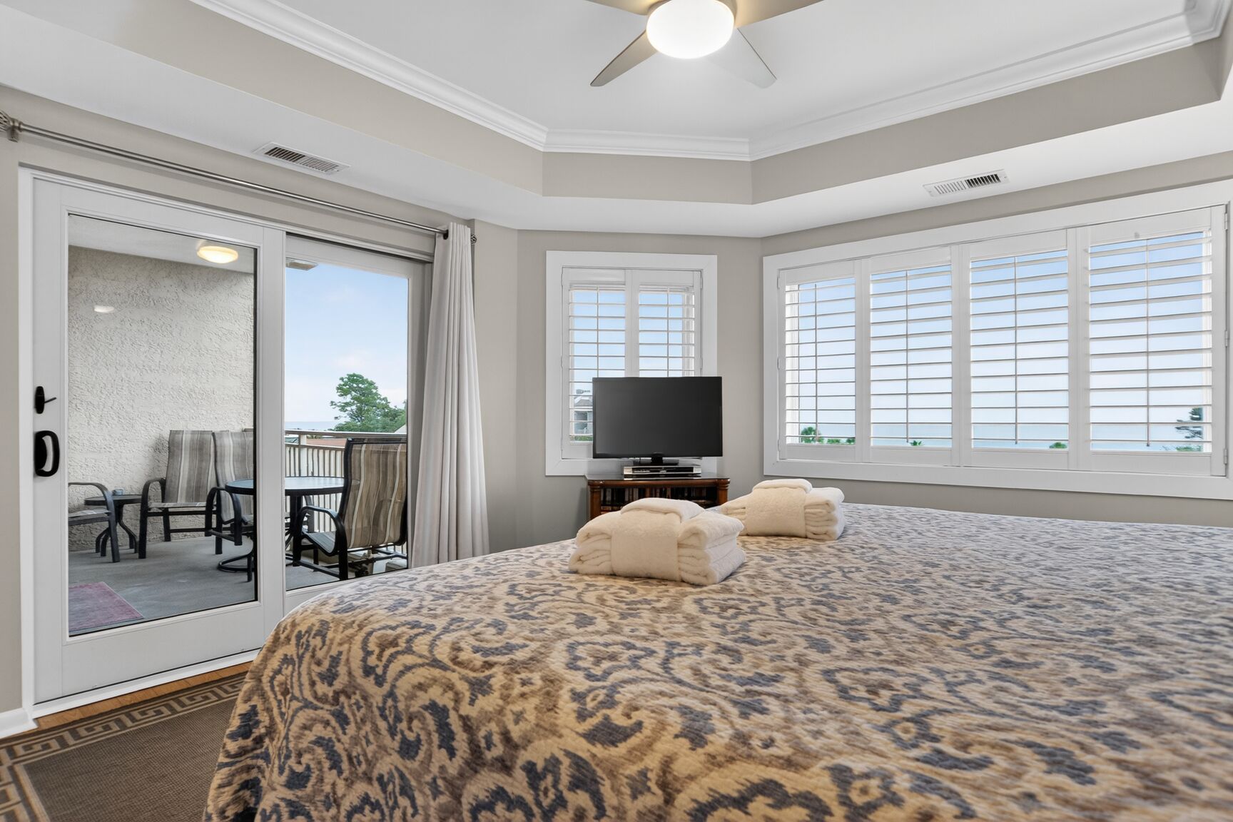 Shorewood 436 | Photo 13