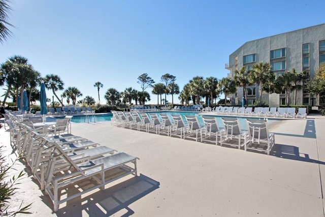 The pool at Shorewood