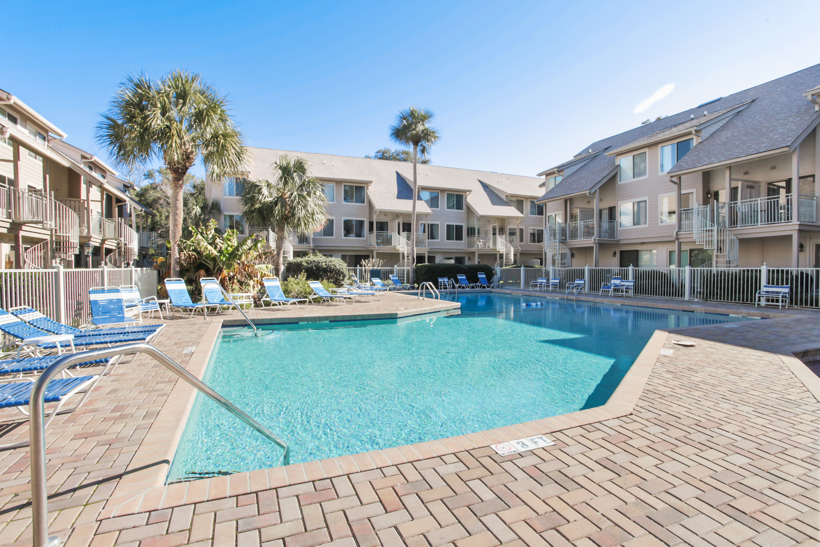 Courtside Pool