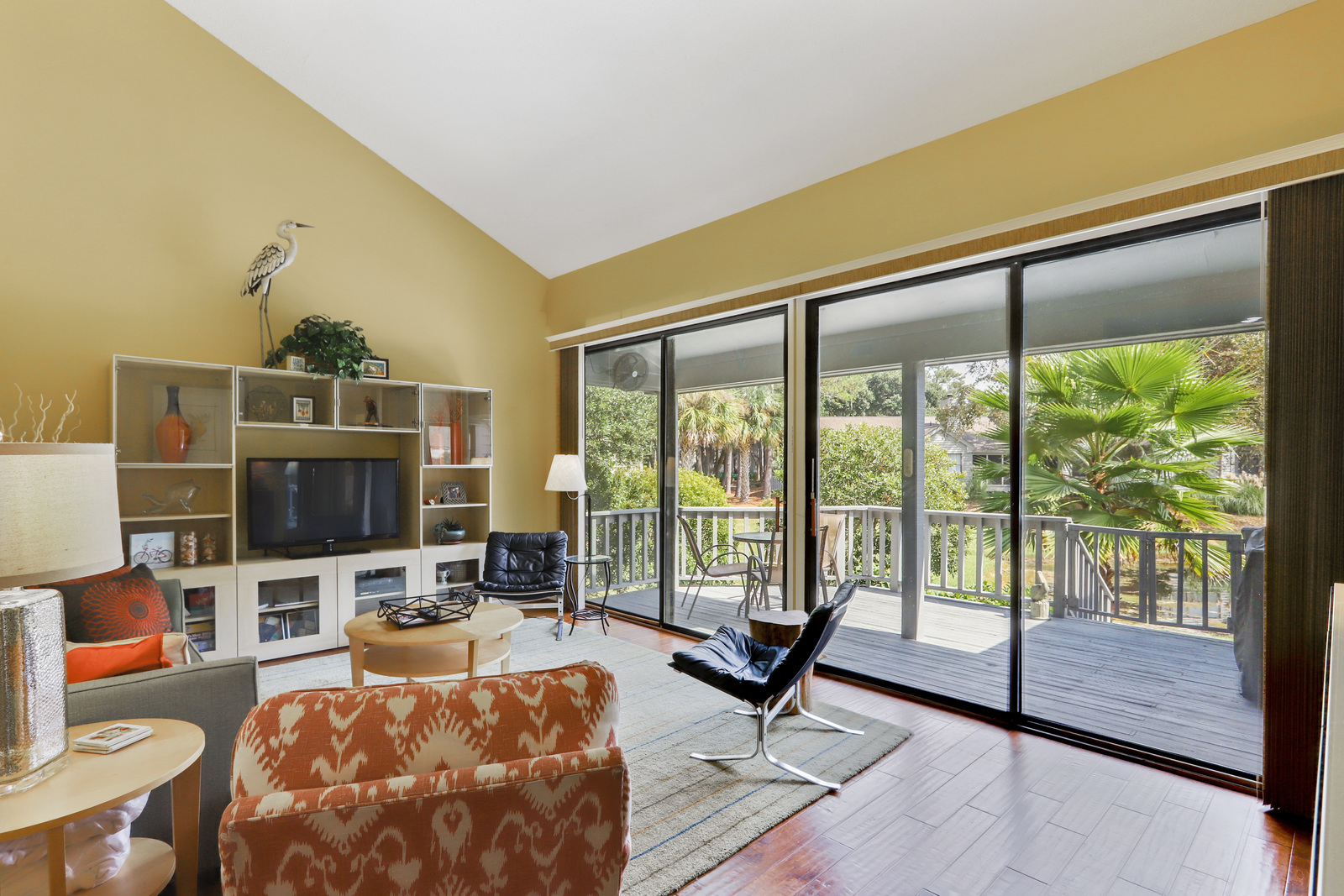 Lake Forest 3303 | Photo 2