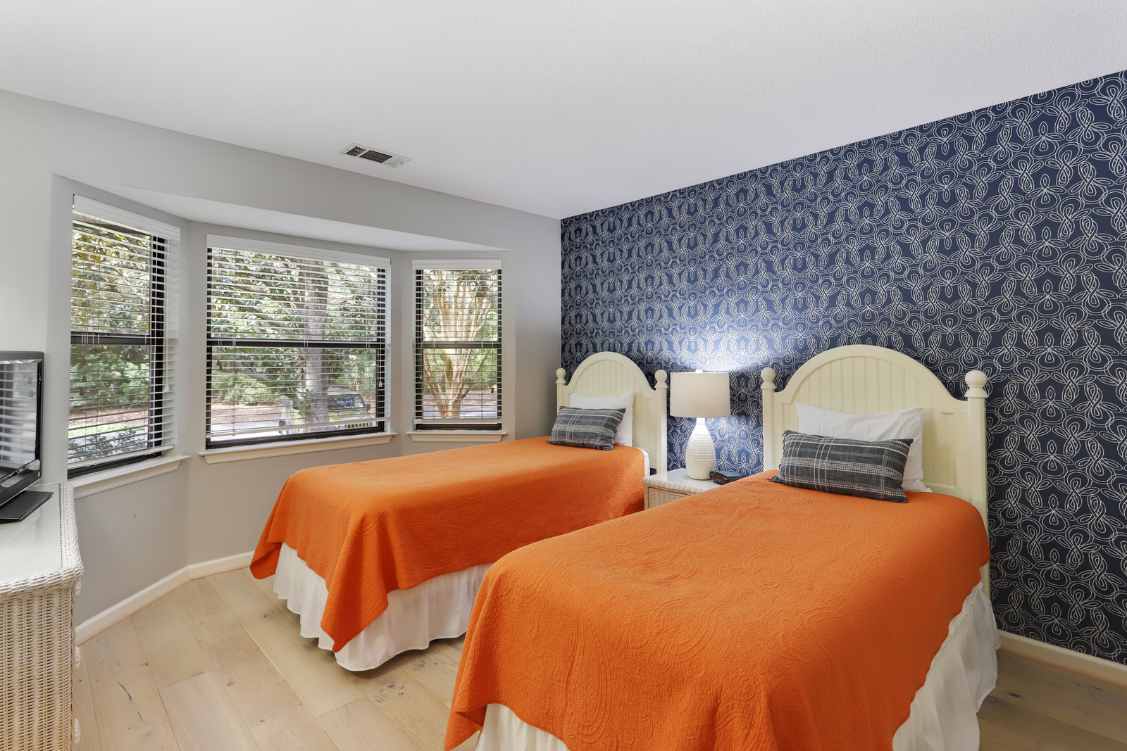 Lake Forest 3303 | Photo 18
