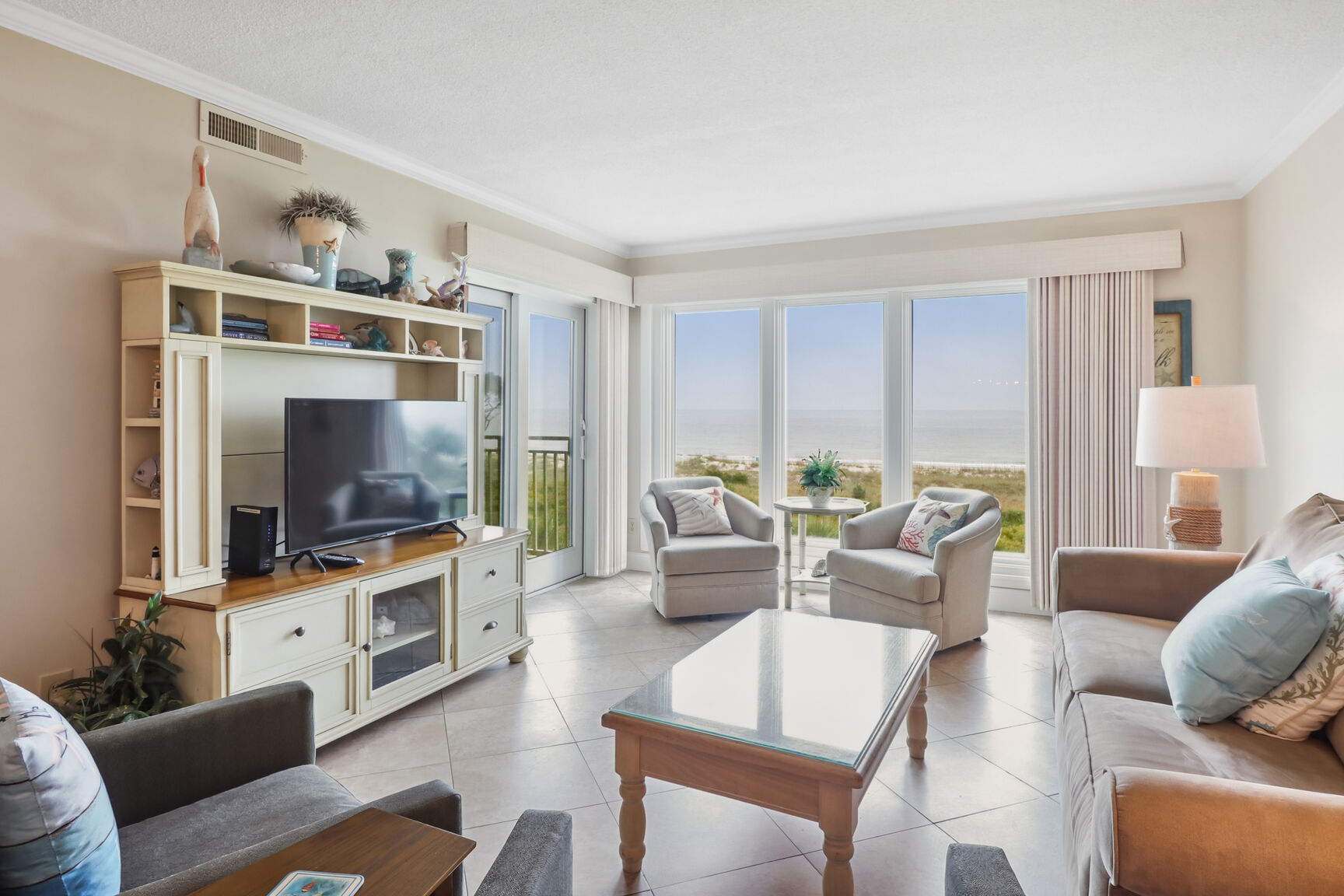 Shorewood 403 | Photo 1