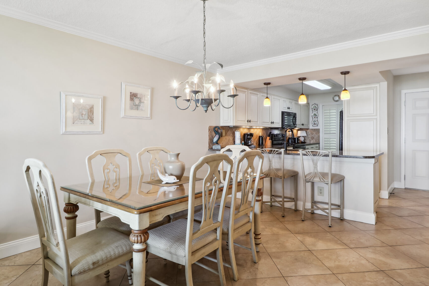Shorewood 403 | Photo 8