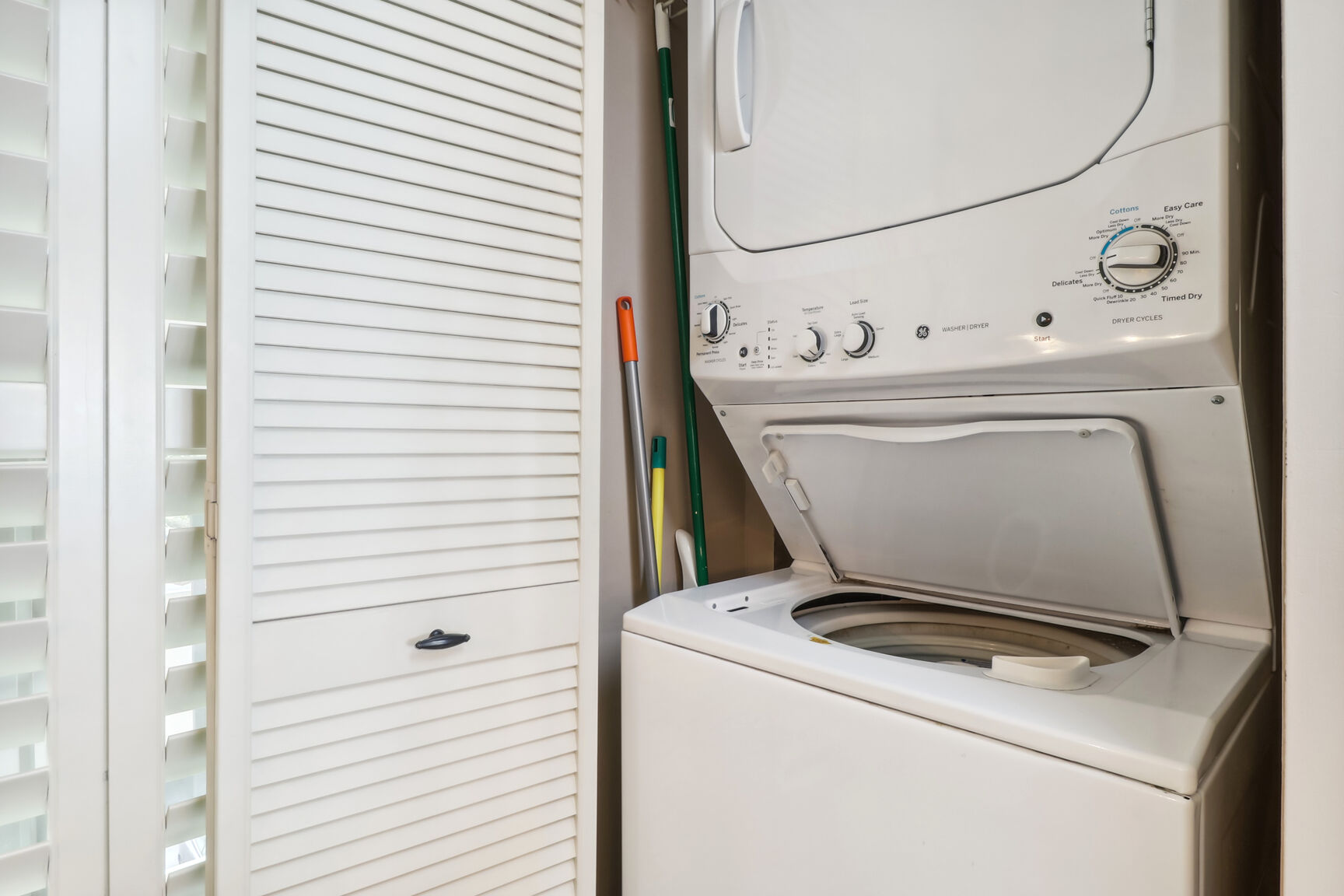 Shorewood 403 | Photo 12