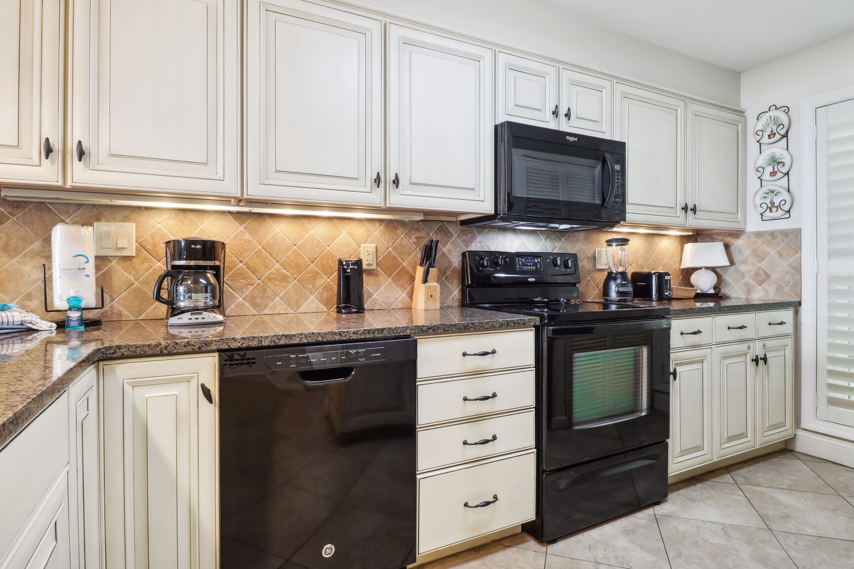 Shorewood 403 | Photo 10