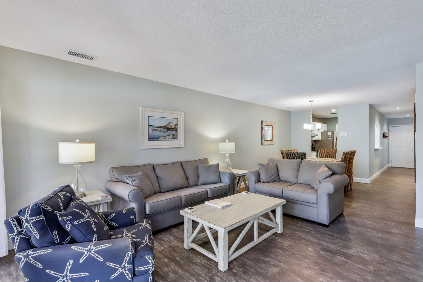 Living room 3