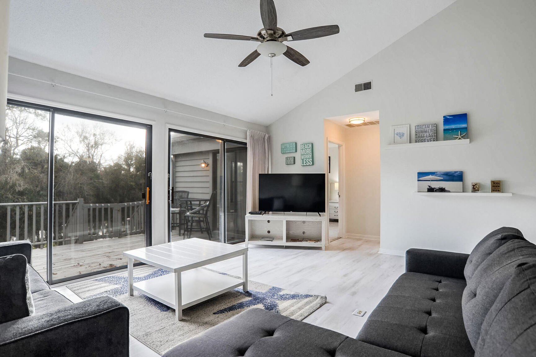 Lake Forest 3321 | Photo 4