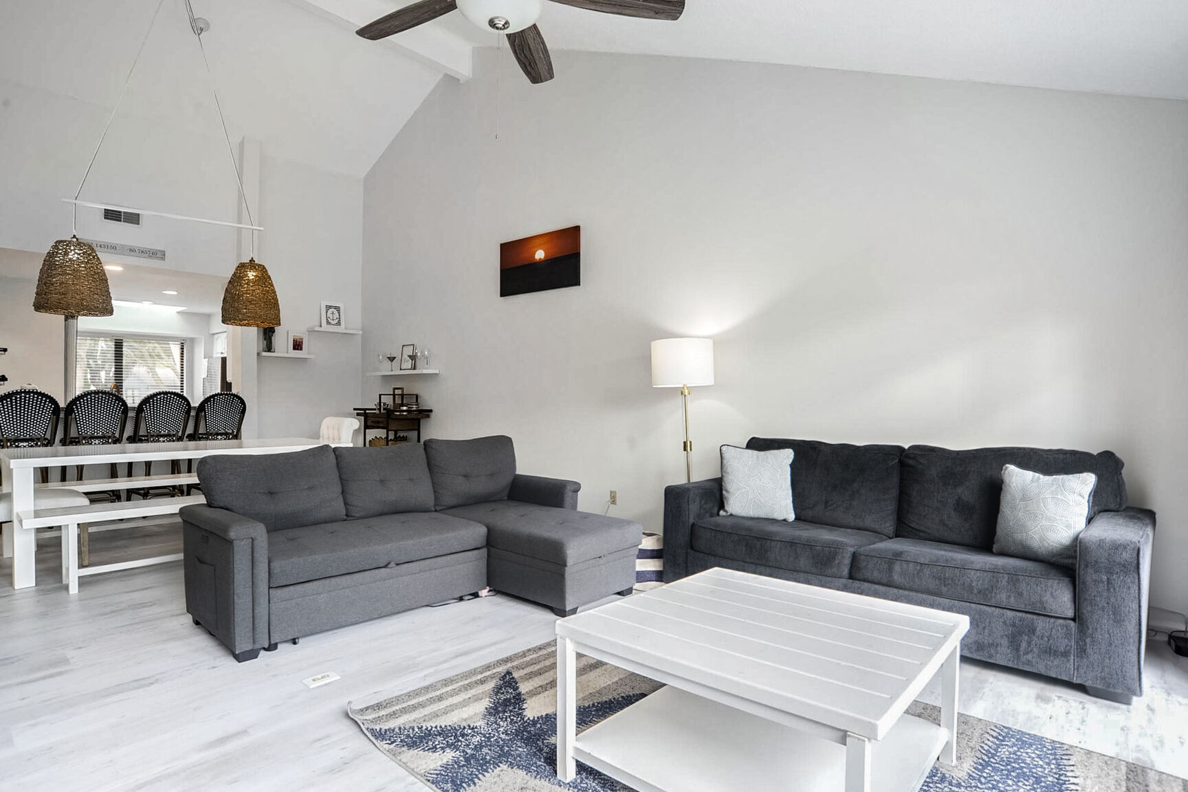 Lake Forest 3321 | Photo 2