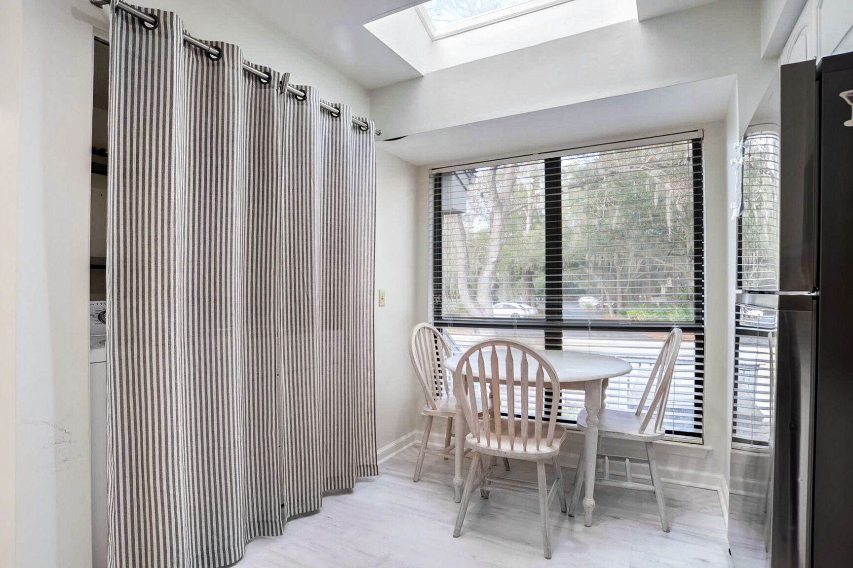 Lake Forest 3321 | Photo 10