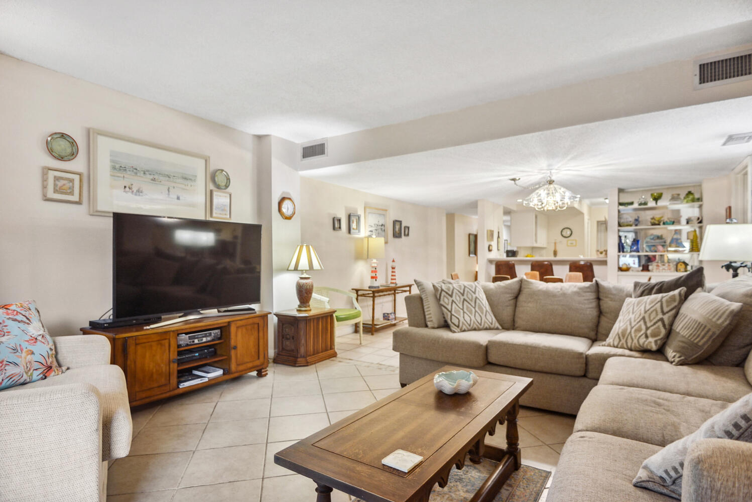 Ocean One 102 | Photo 2