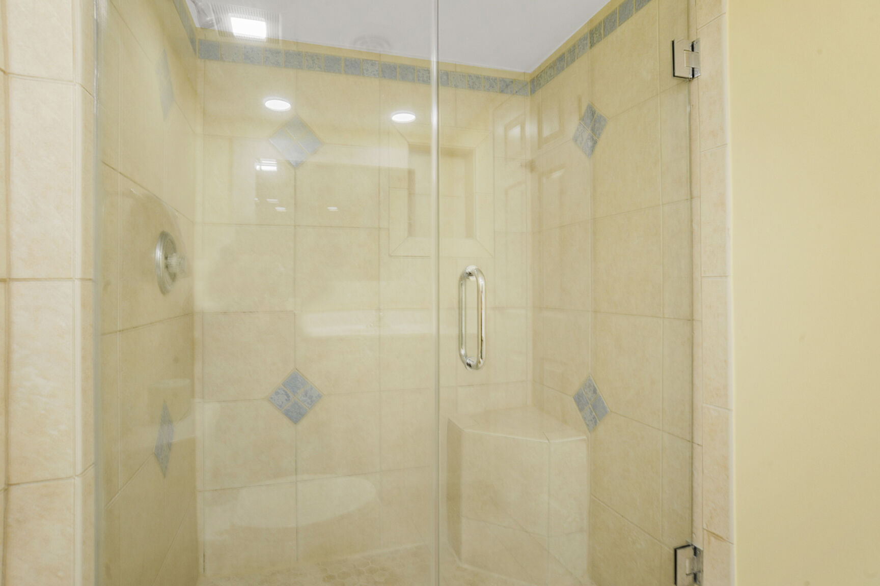 Ocean One 221 | Photo 24