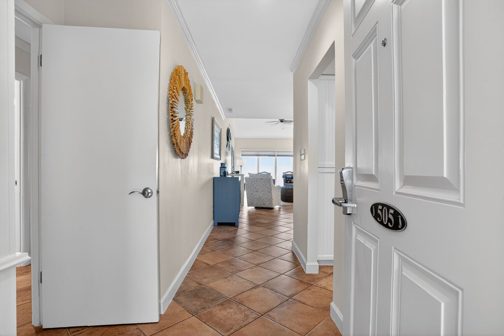 Shorewood 505 | Photo 9