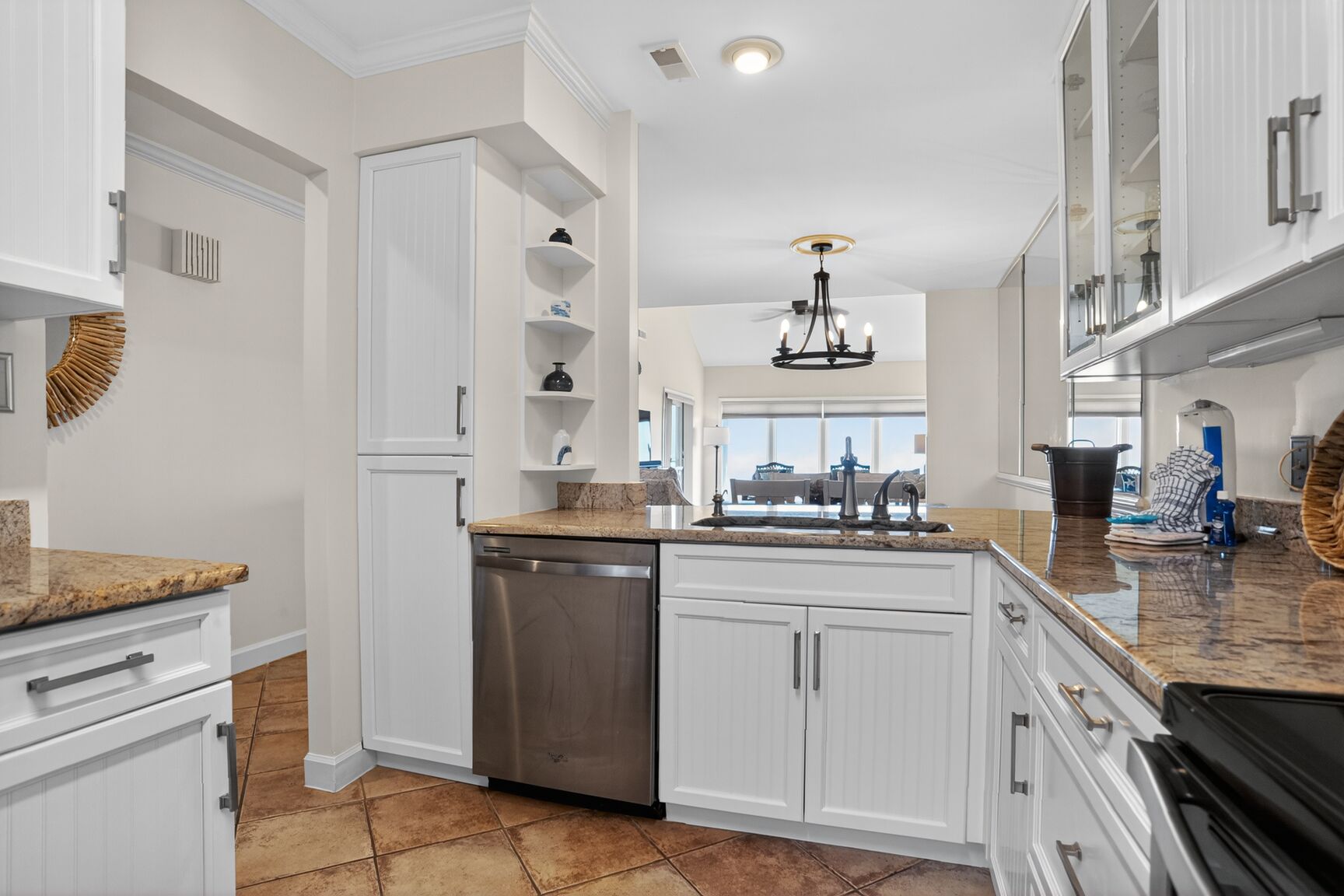 Shorewood 505 | Photo 14