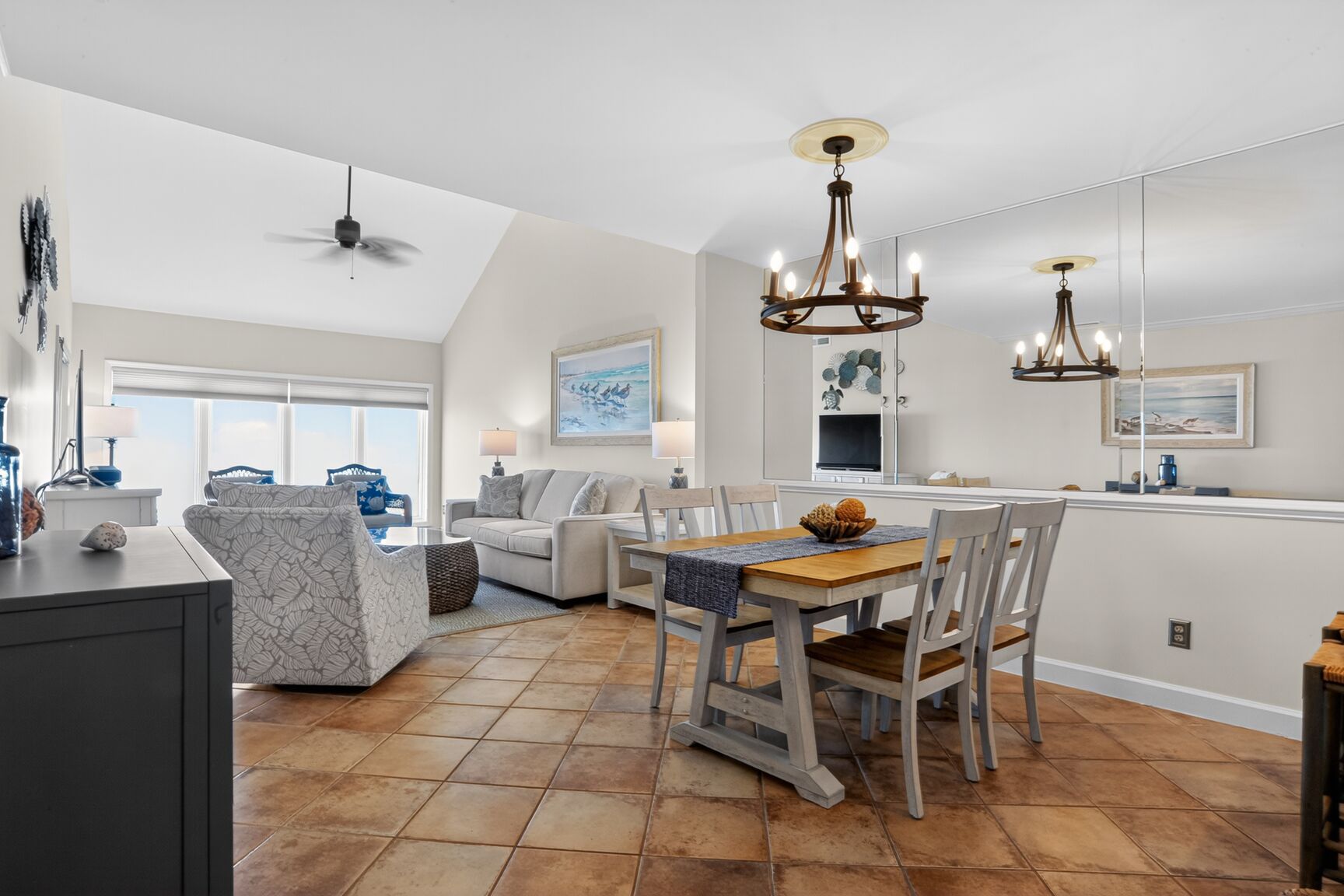 Shorewood 505 | Photo 5