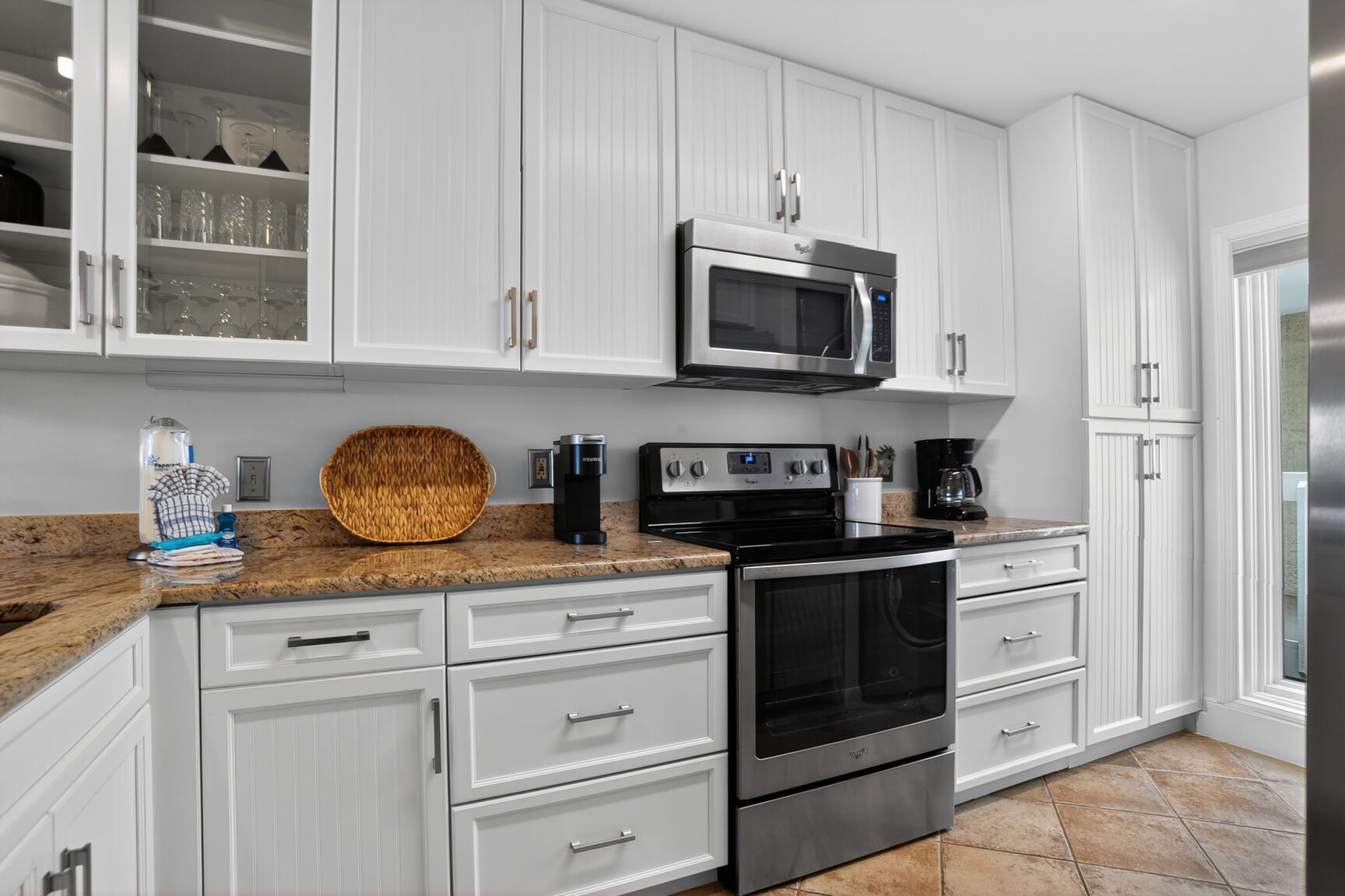 Shorewood 505 | Photo 13
