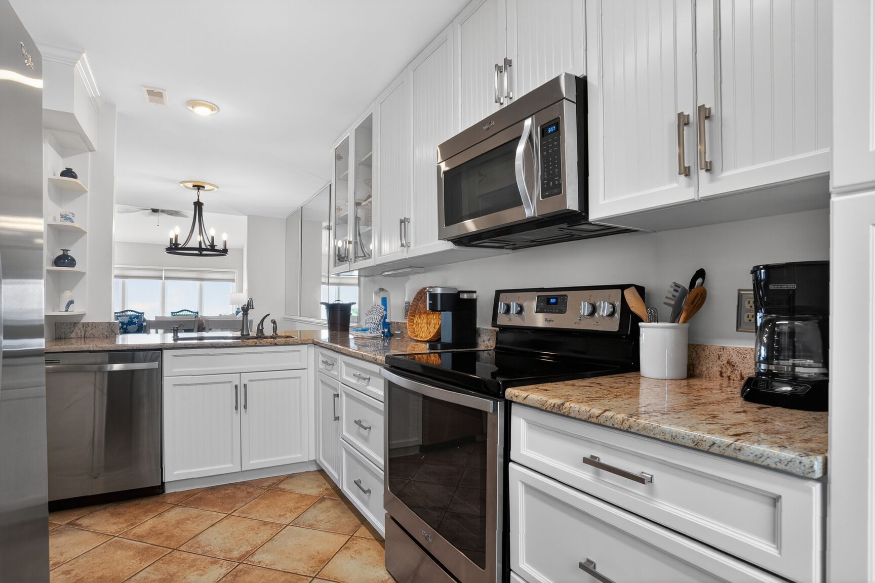 Shorewood 505 | Photo 12
