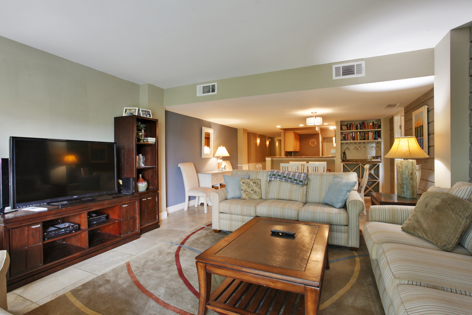 Ocean One 402 | Photo 2