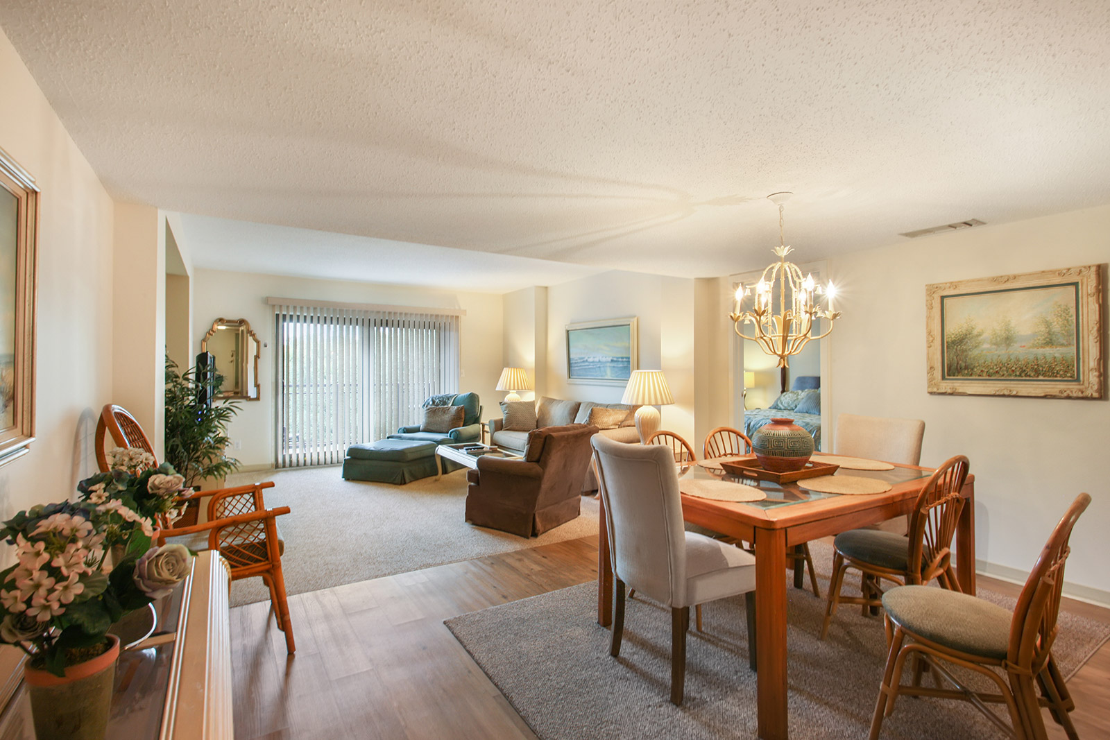 Ocean One 406 | Photo 1