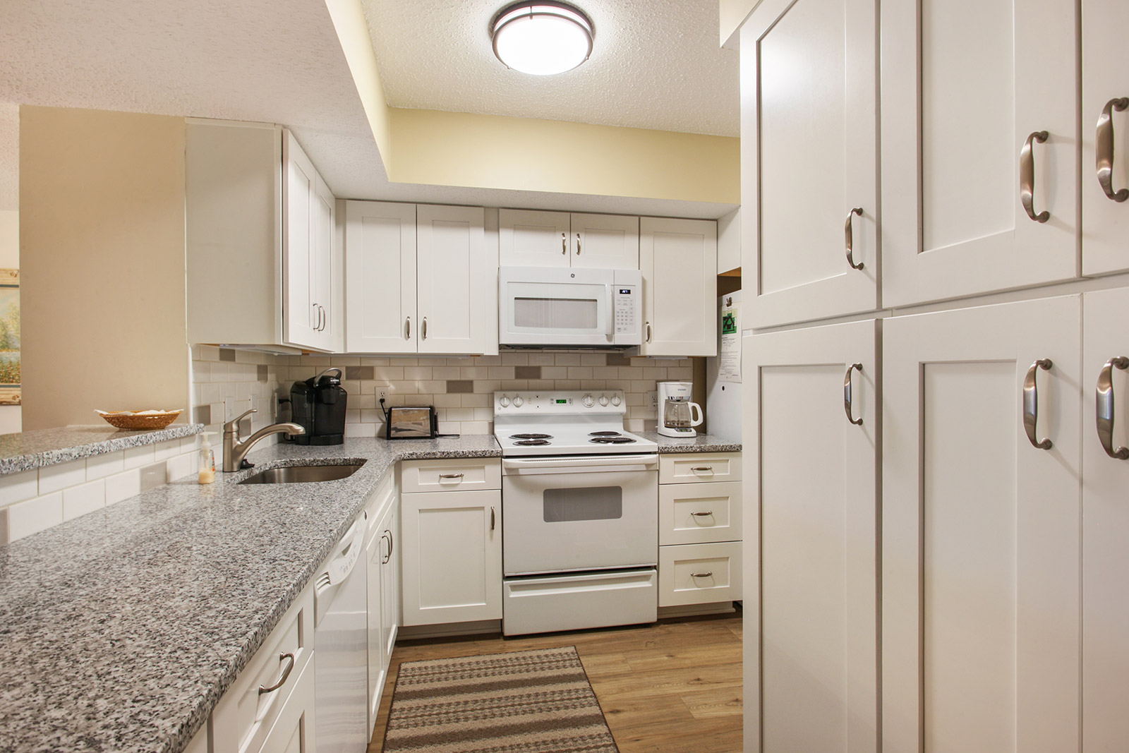 Ocean One 406 | Photo 10