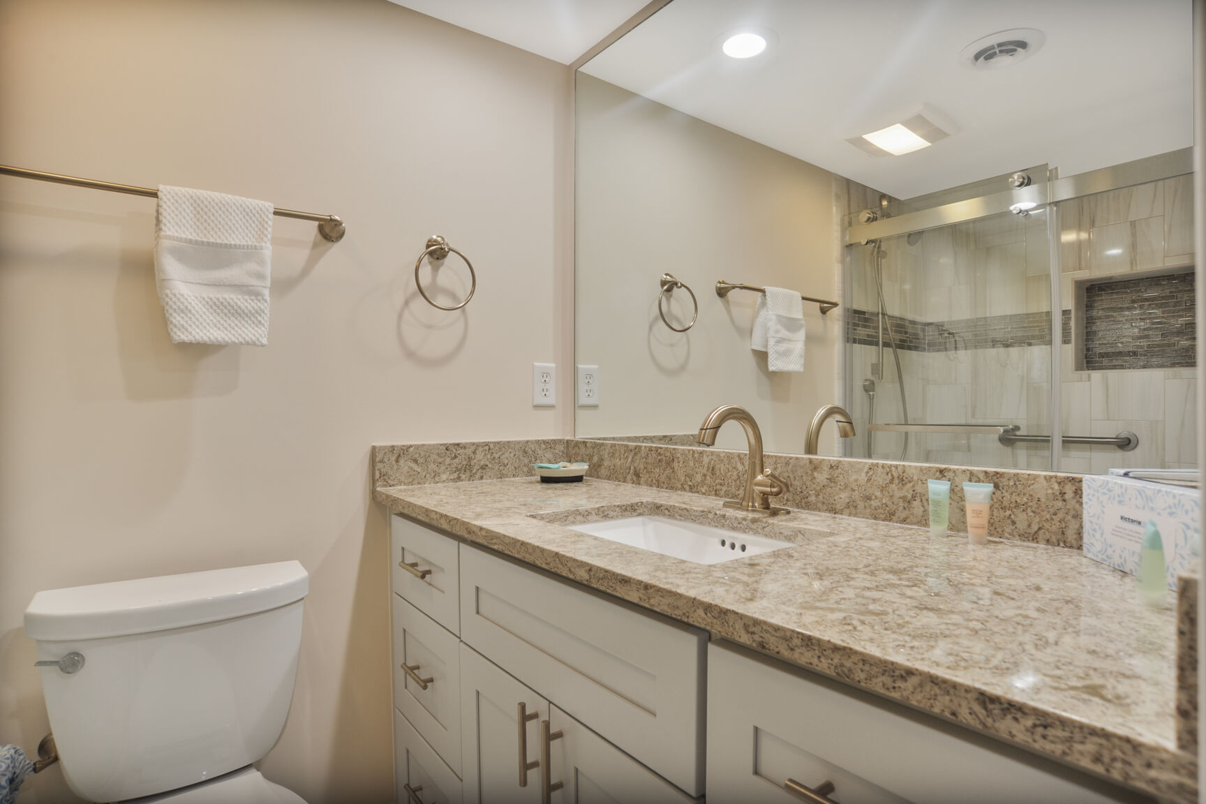 Ocean One 411 | Photo 16