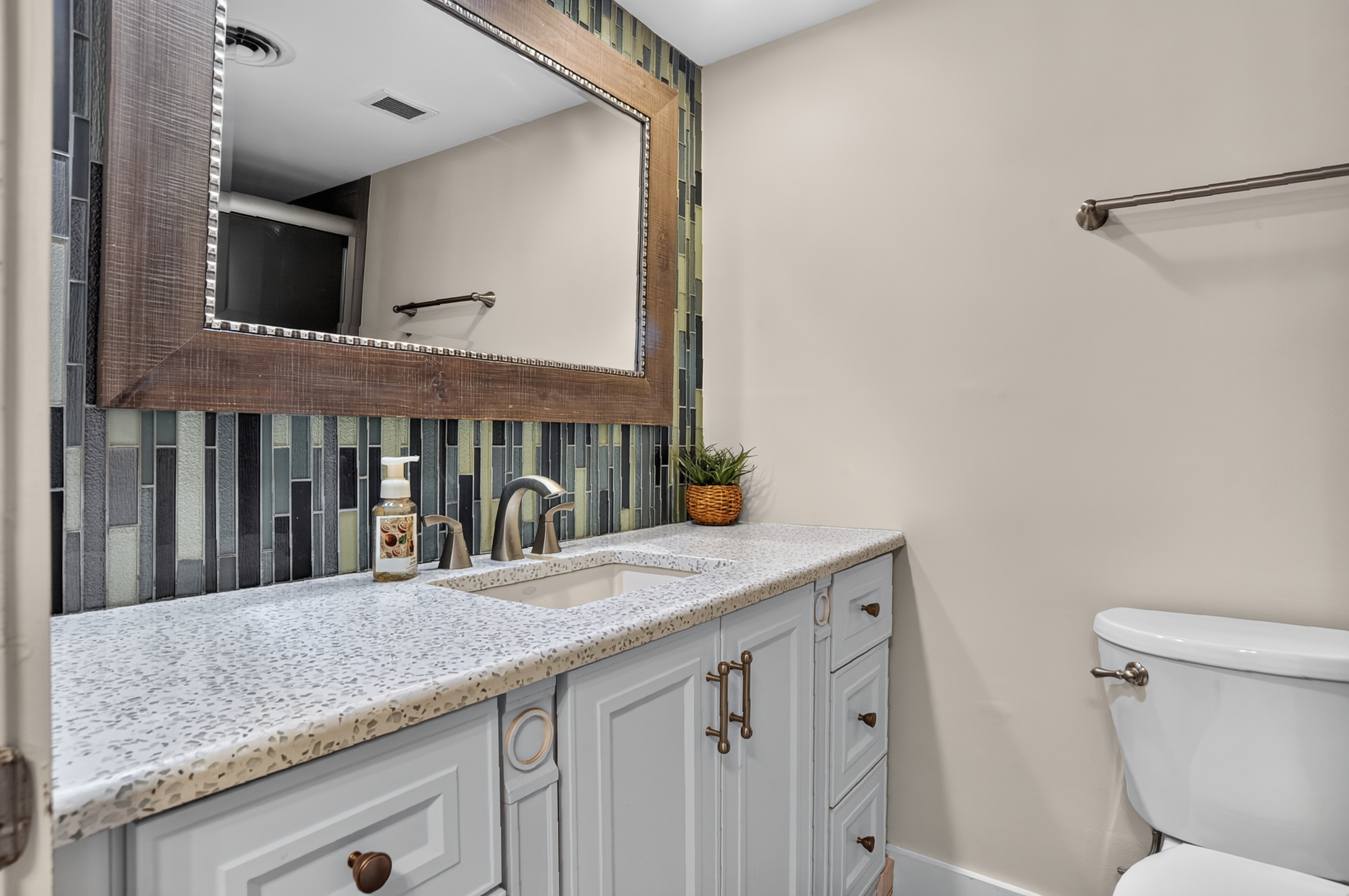Ocean One 504 | Photo 19