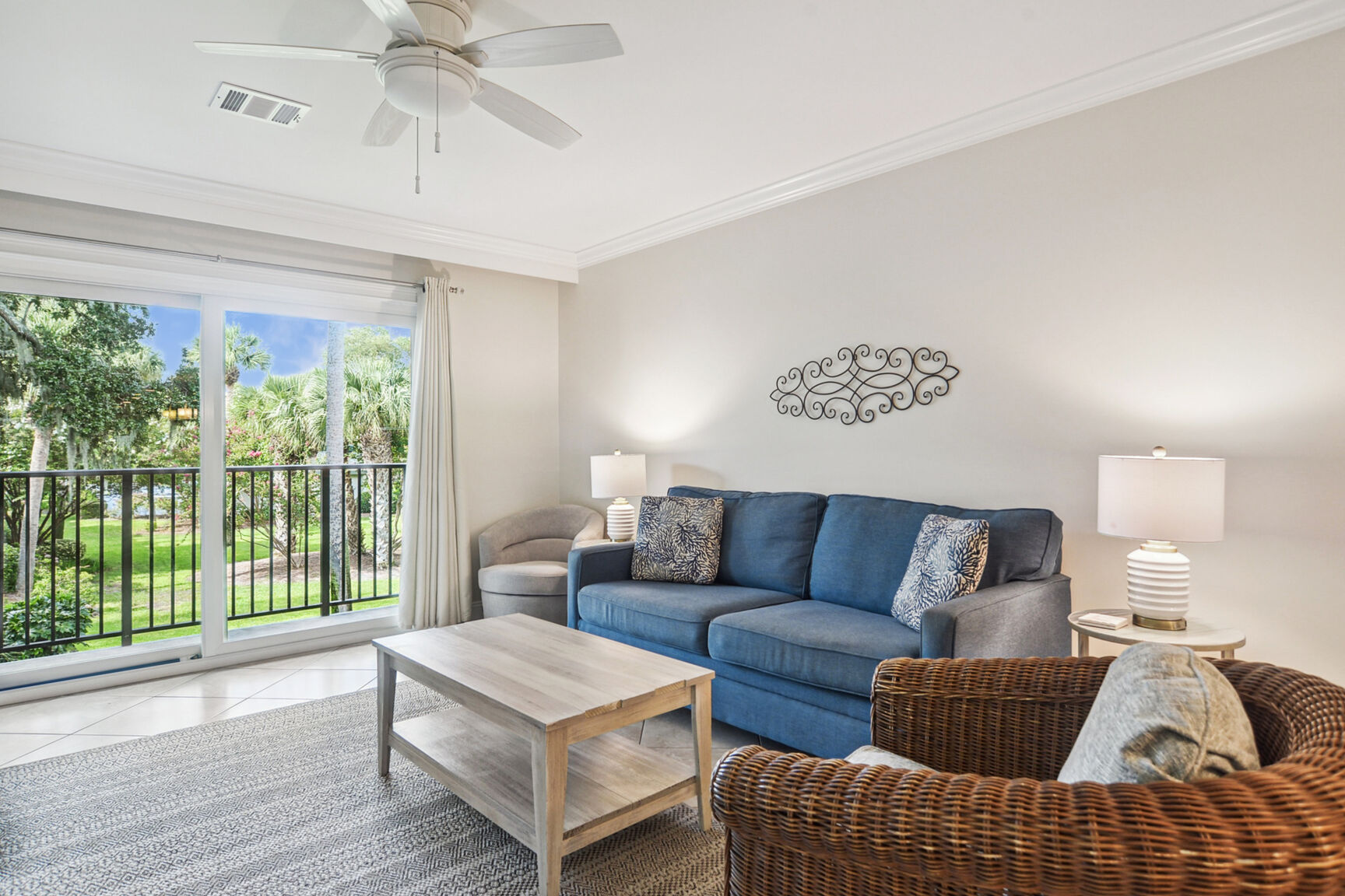 Surf Court 14 | Photo 1