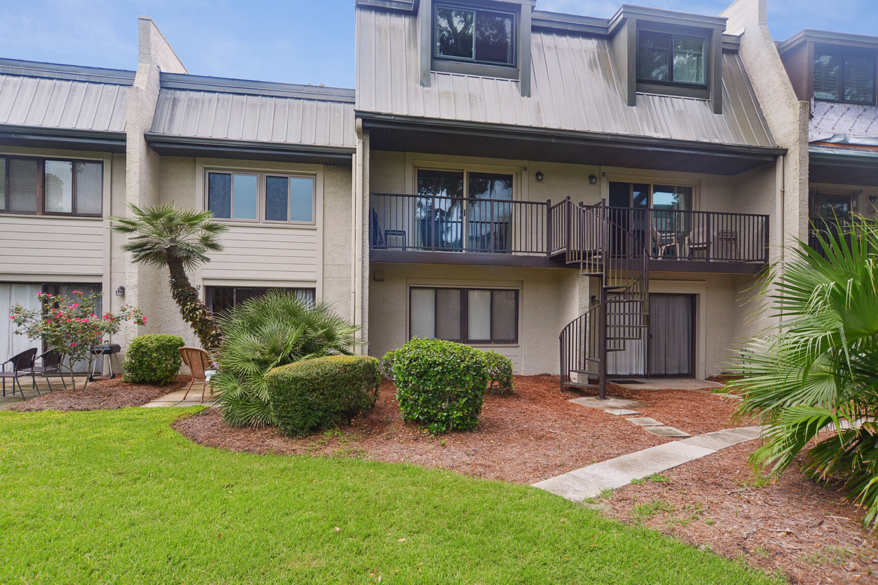 Surf Court 14 | Photo 24