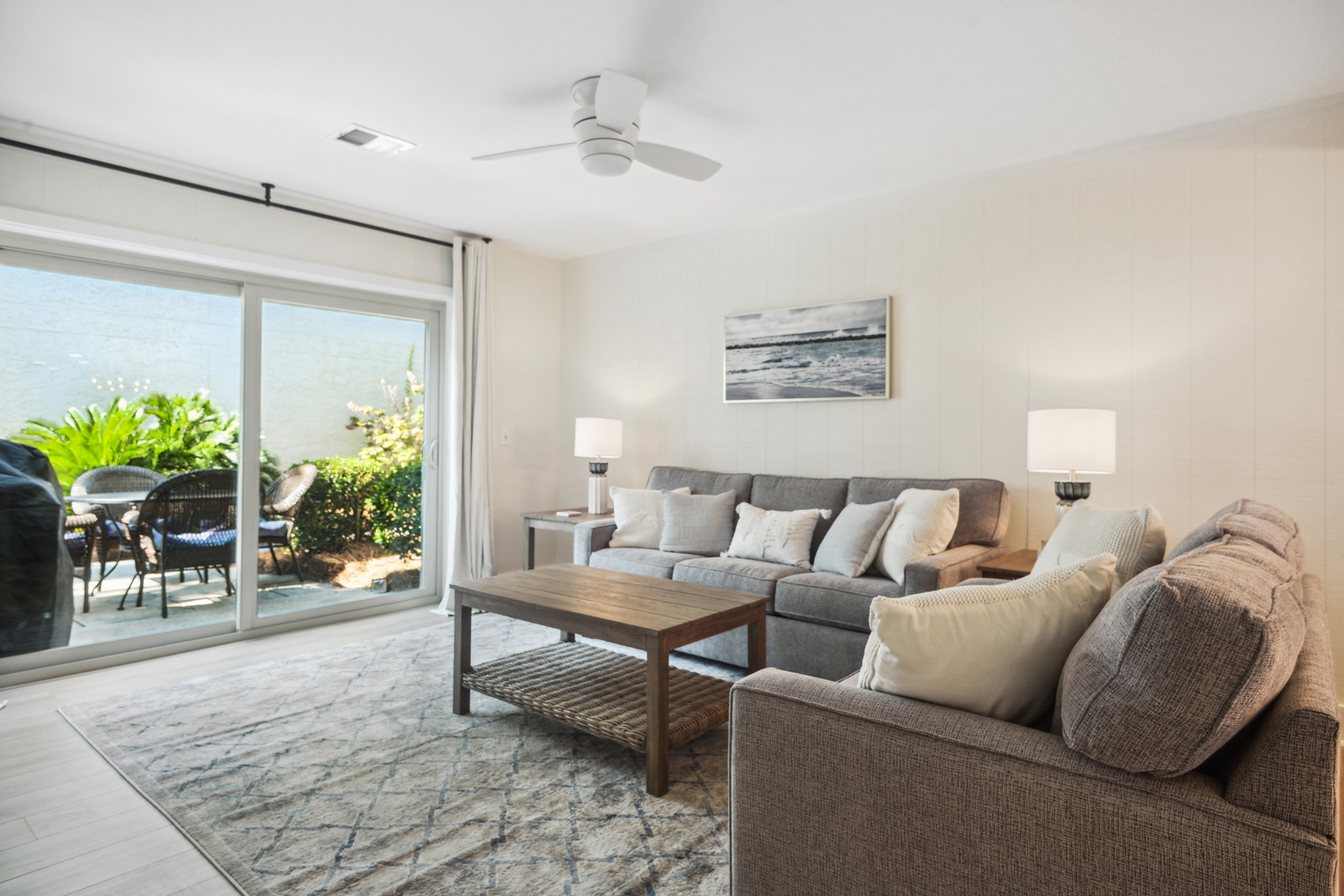 Surf Court 60 | Photo 1