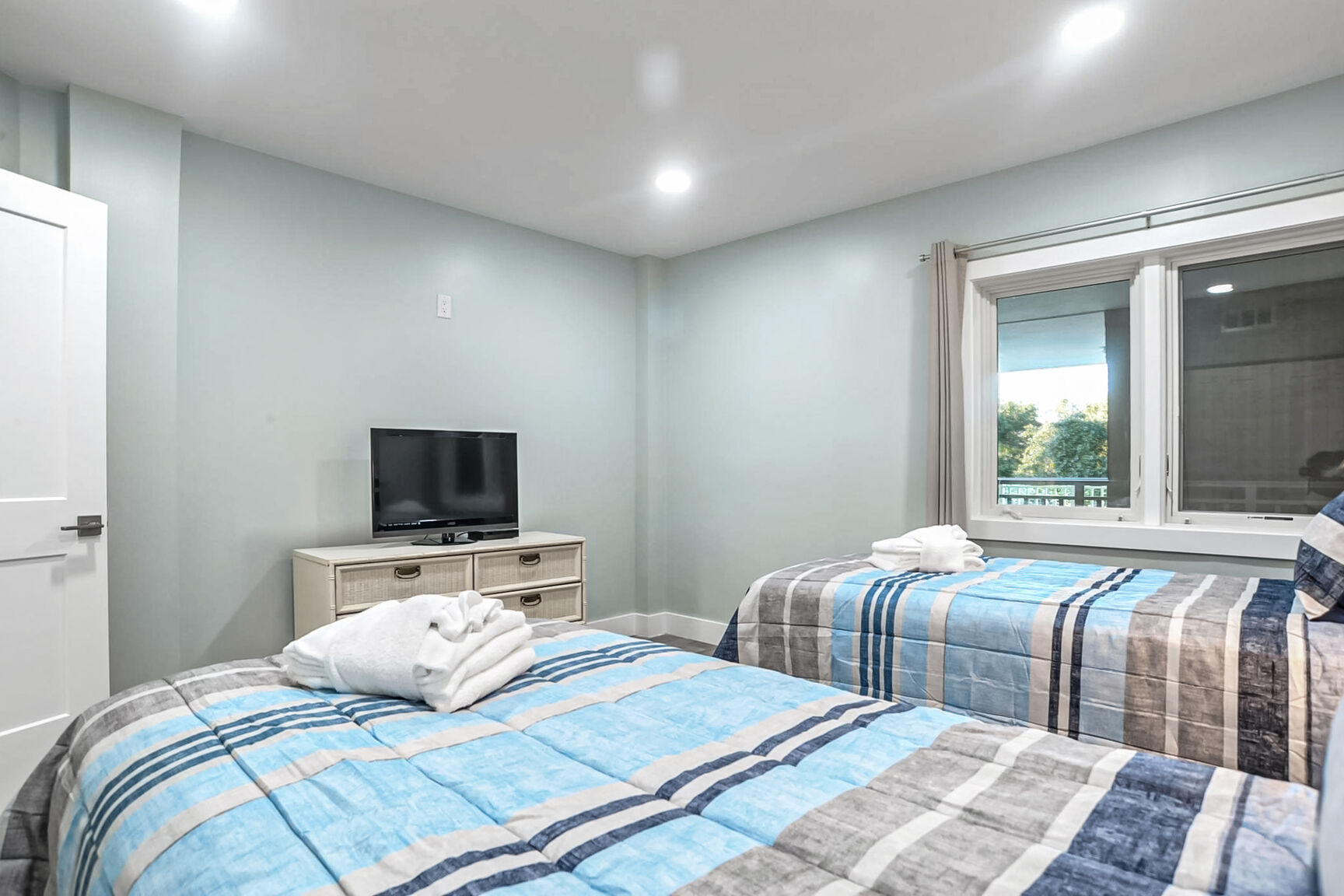 Shorewood 332 | Photo 18